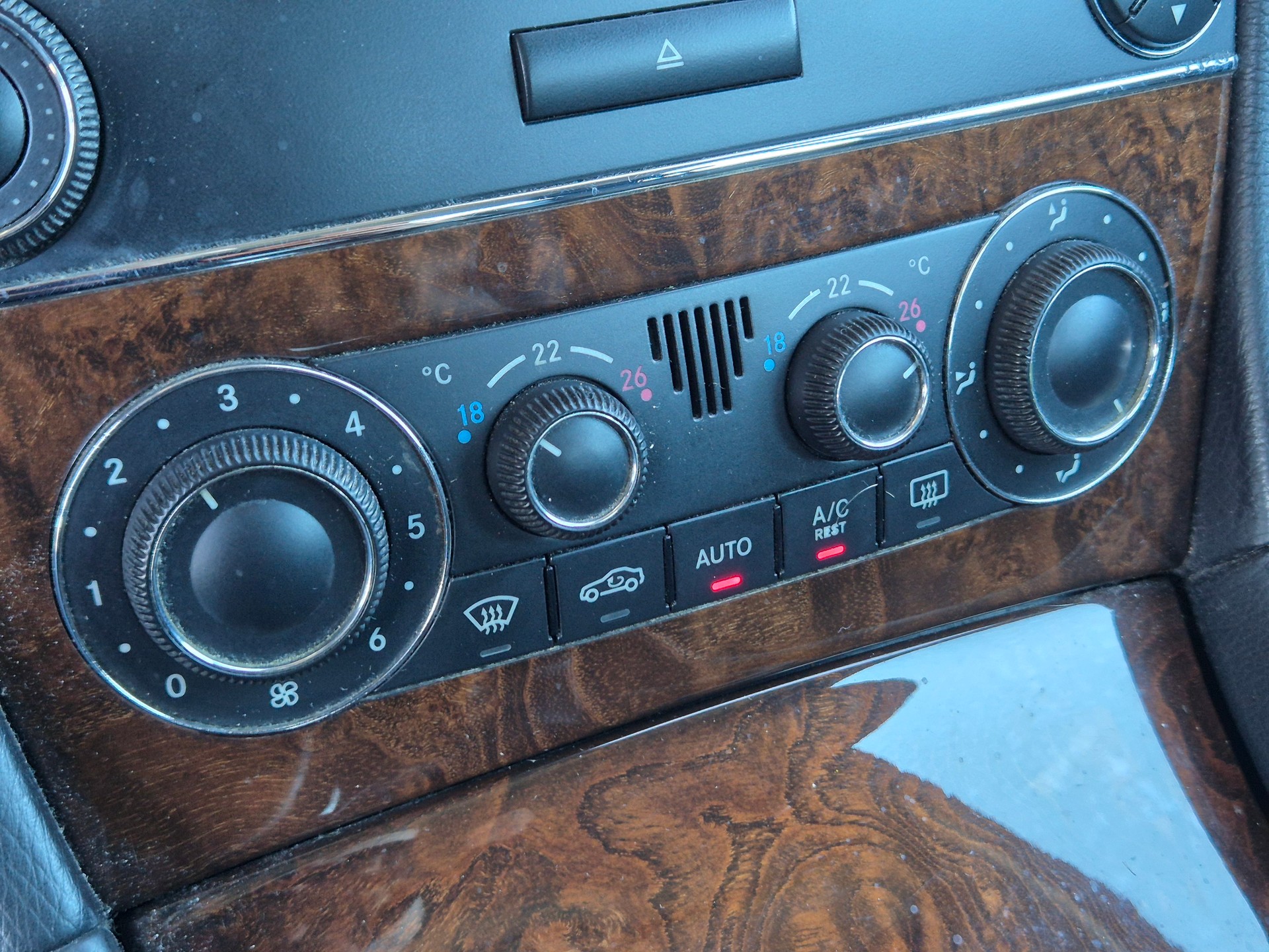 MERCEDES-BENZ C 200 Kompressor Avantgarde-image-23