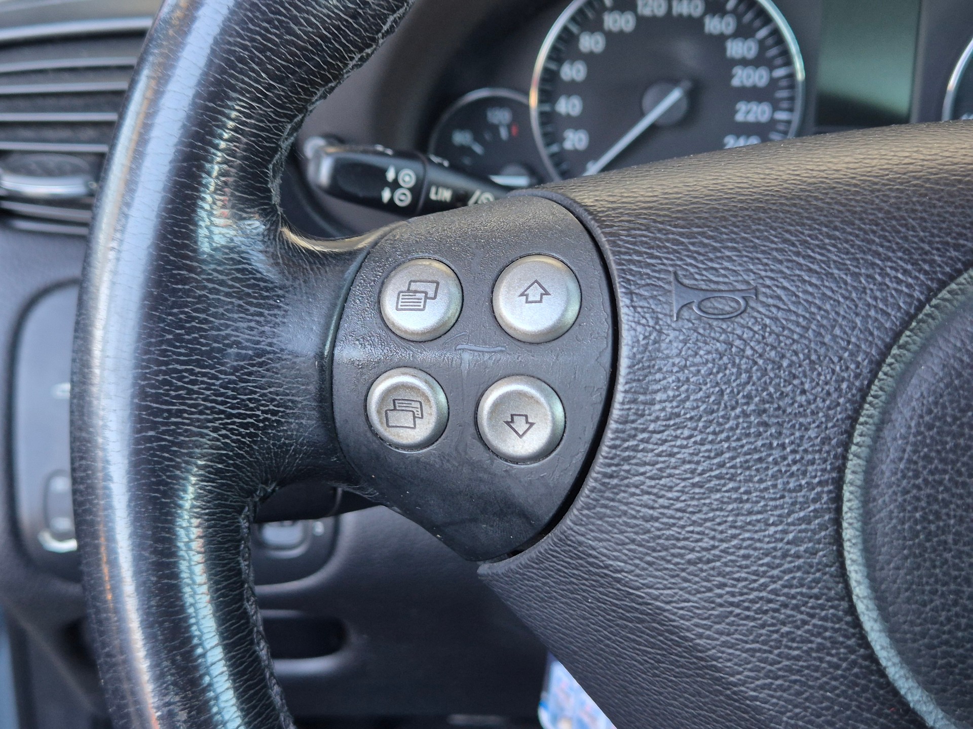 MERCEDES-BENZ C 200 Kompressor Avantgarde-image-19