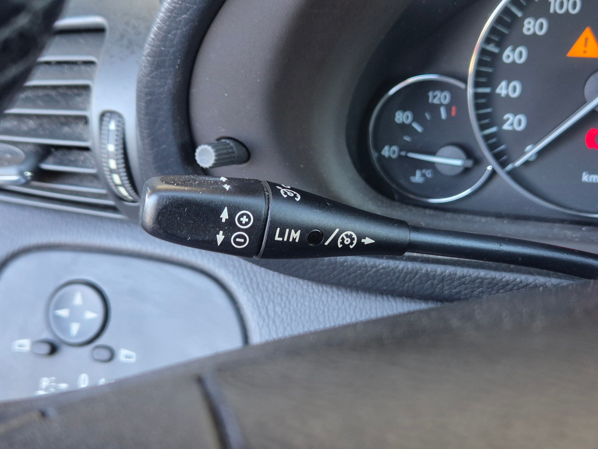 MERCEDES-BENZ C 200 Kompressor Avantgarde-image-24