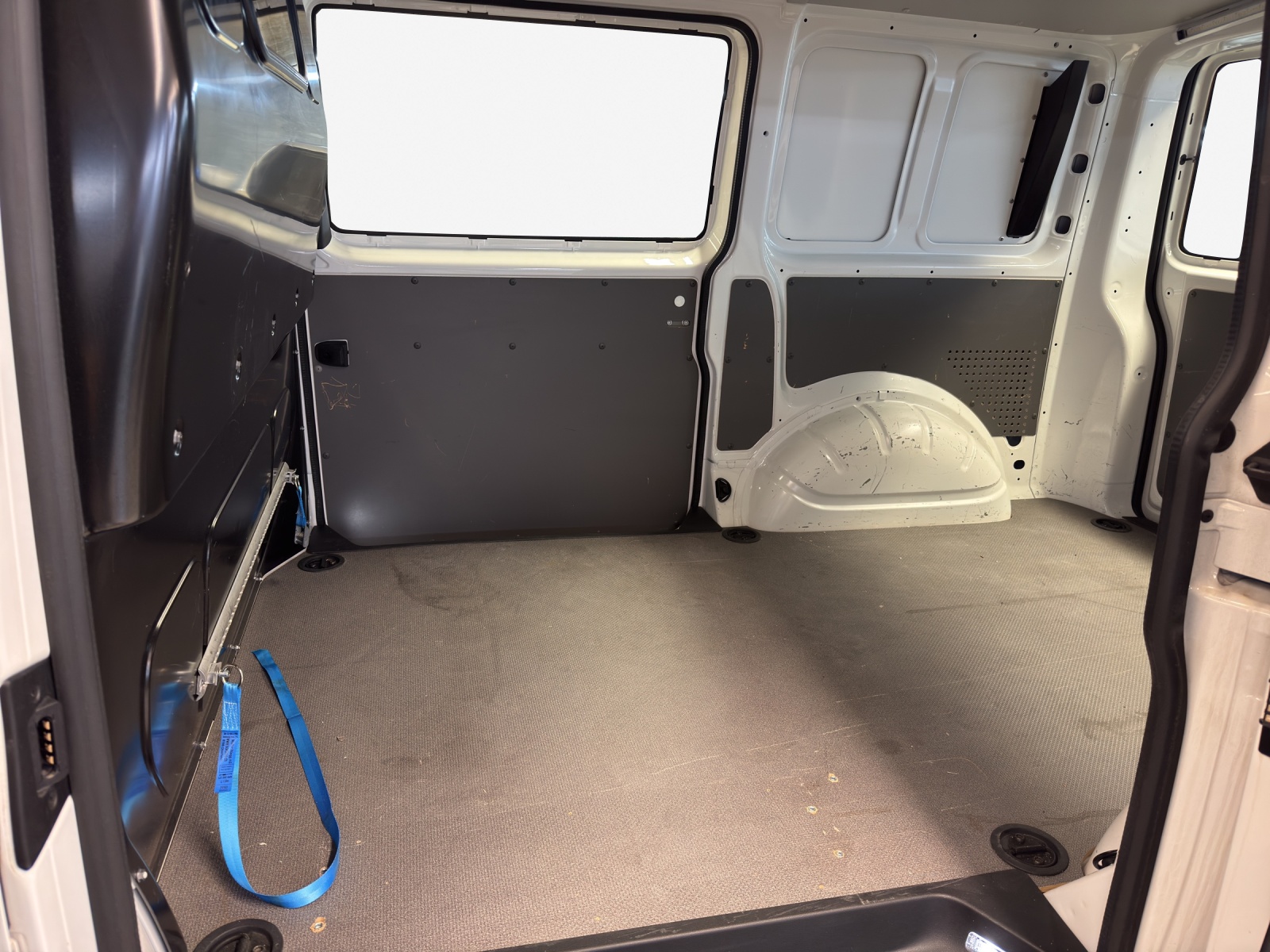 VW T6.1 2.0 TDI-image-11