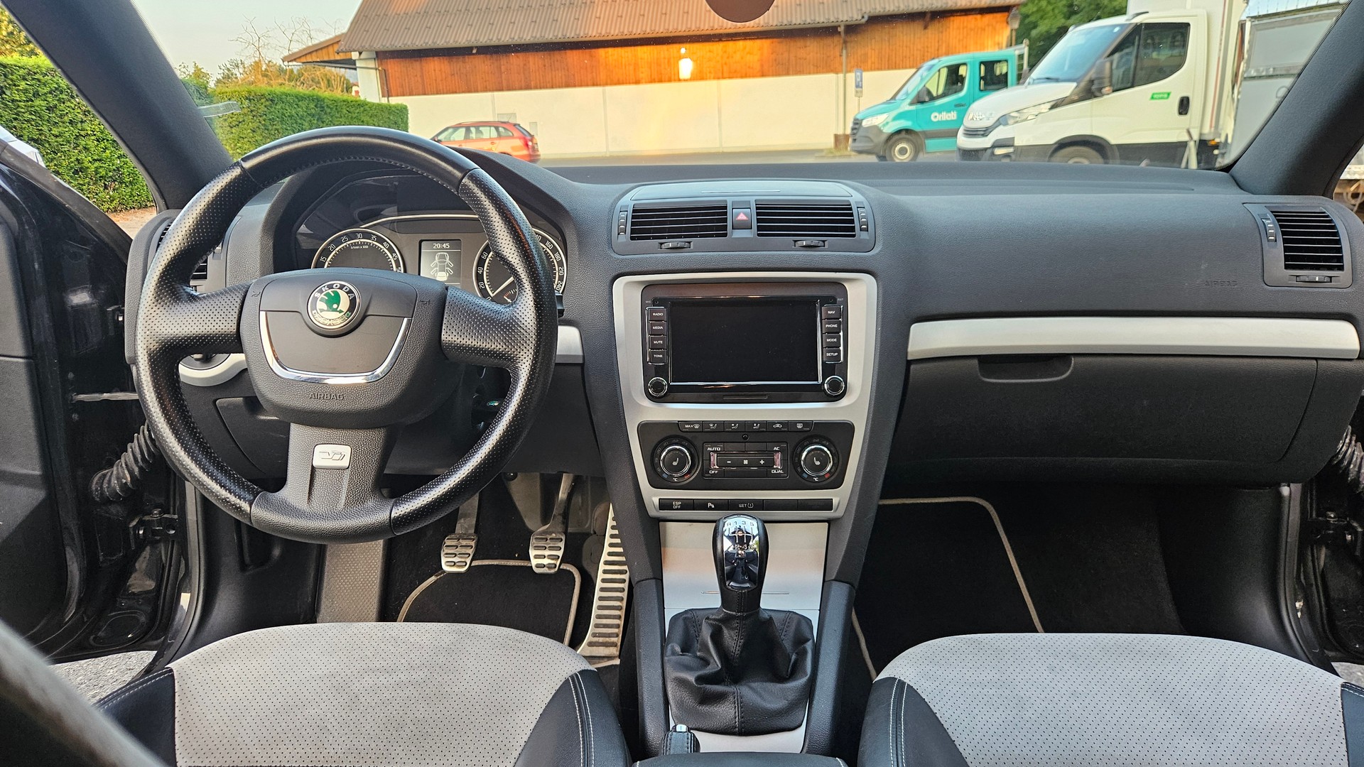 SKODA 2.0 TDI 170 DPF RS-image-7