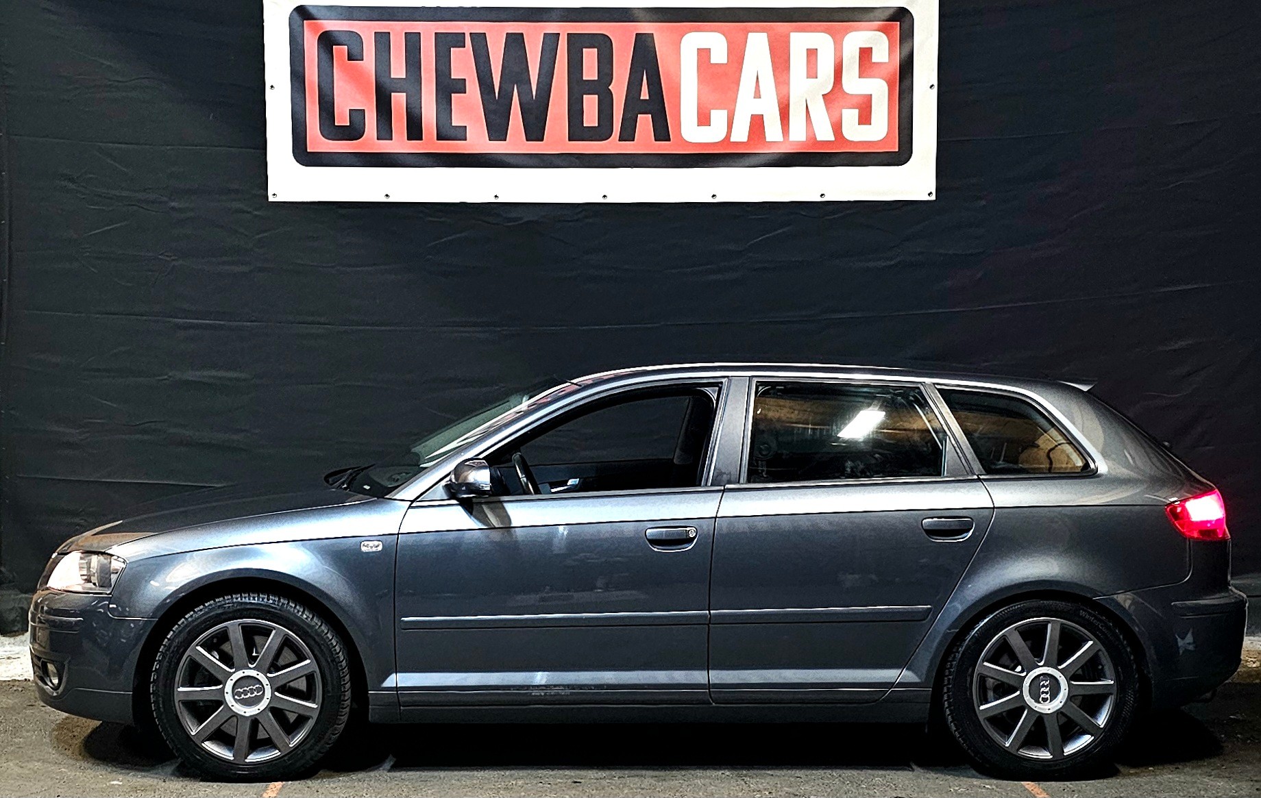 AUDI A3 Sportback 3.2 V6 Ambition quattro-image-1