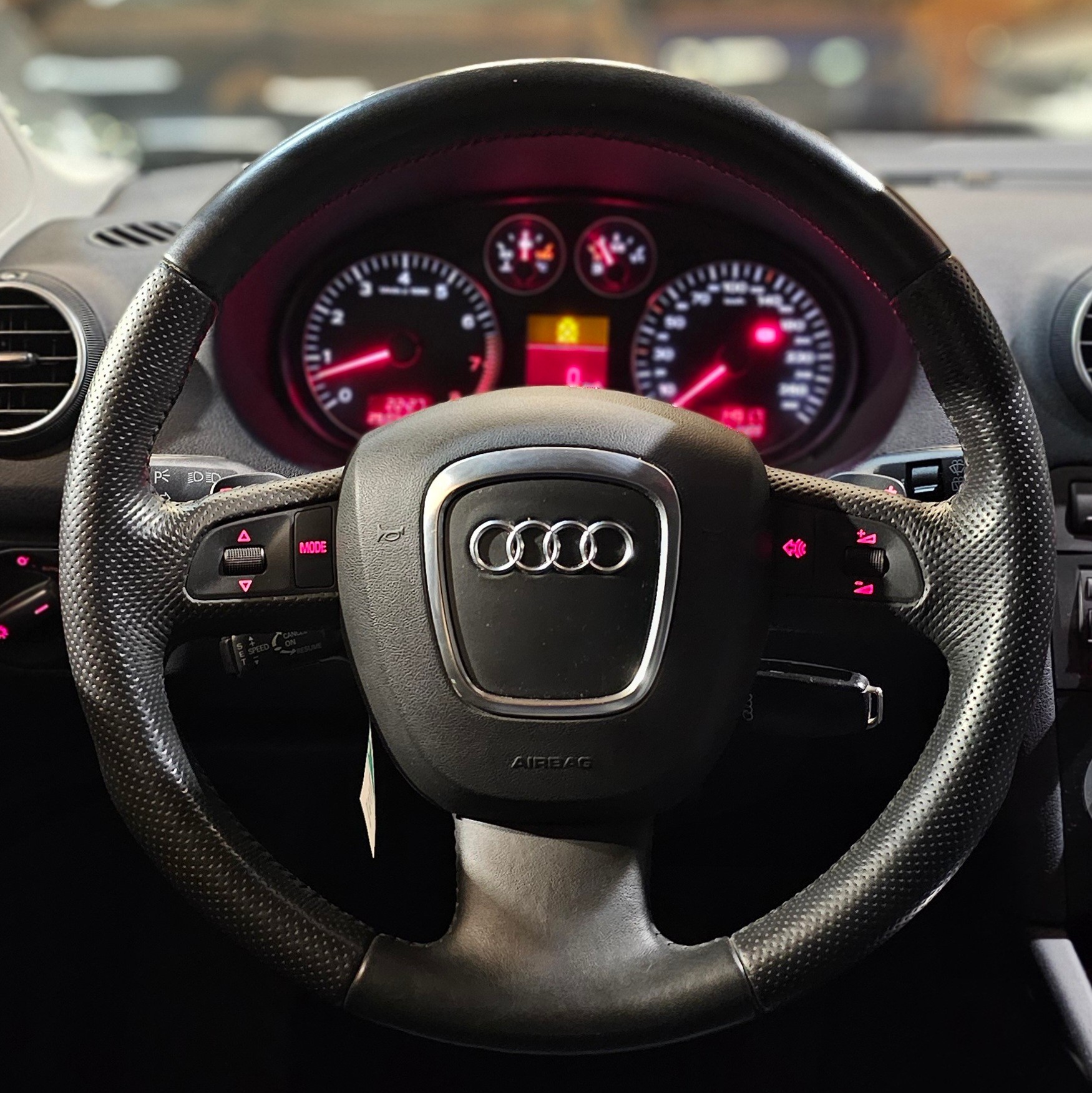 AUDI A3 Sportback 3.2 V6 Ambition quattro-image-17