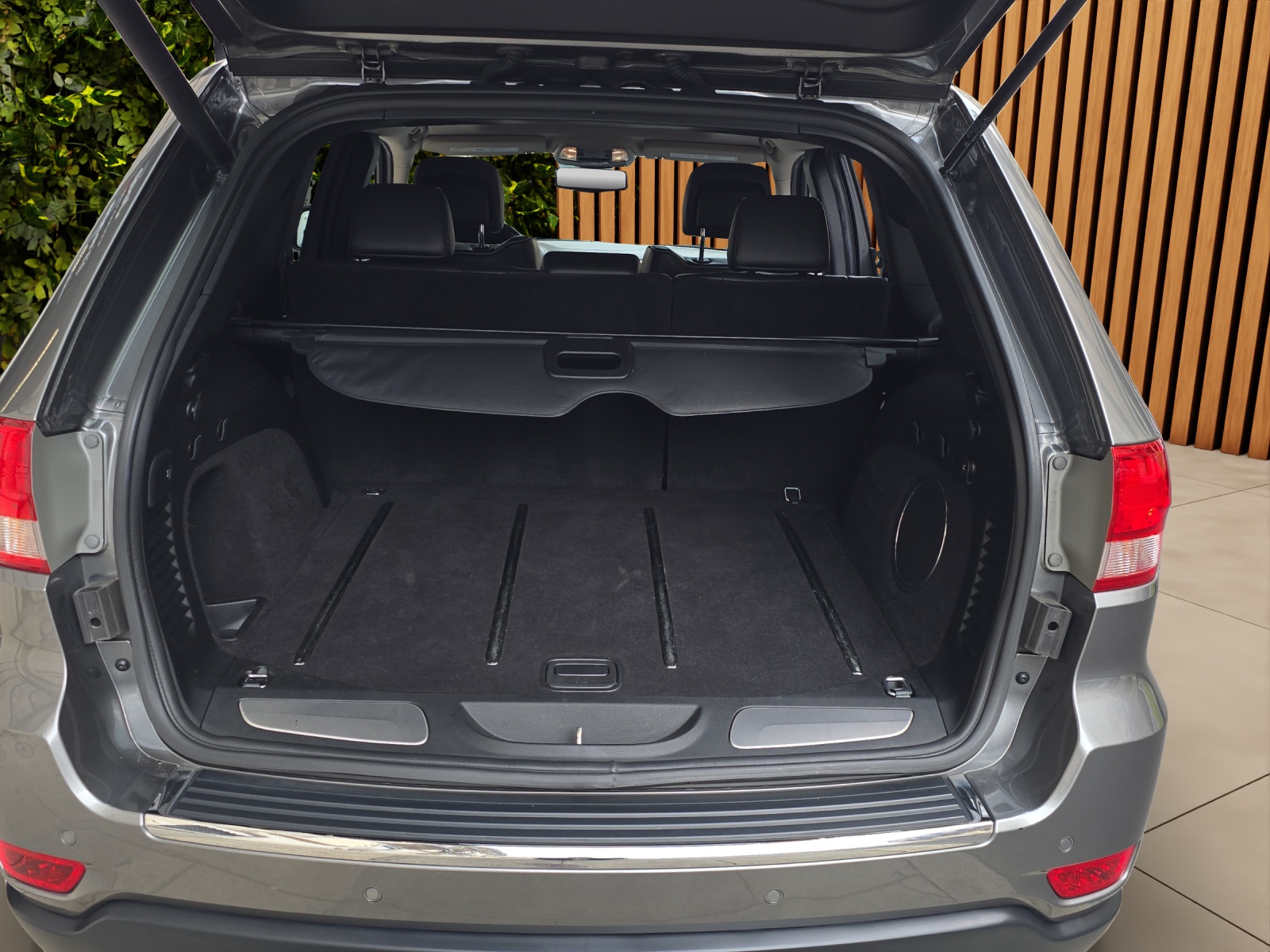 JEEP Grand Cherokee 3.0 CRD Overland Automatic-image-17