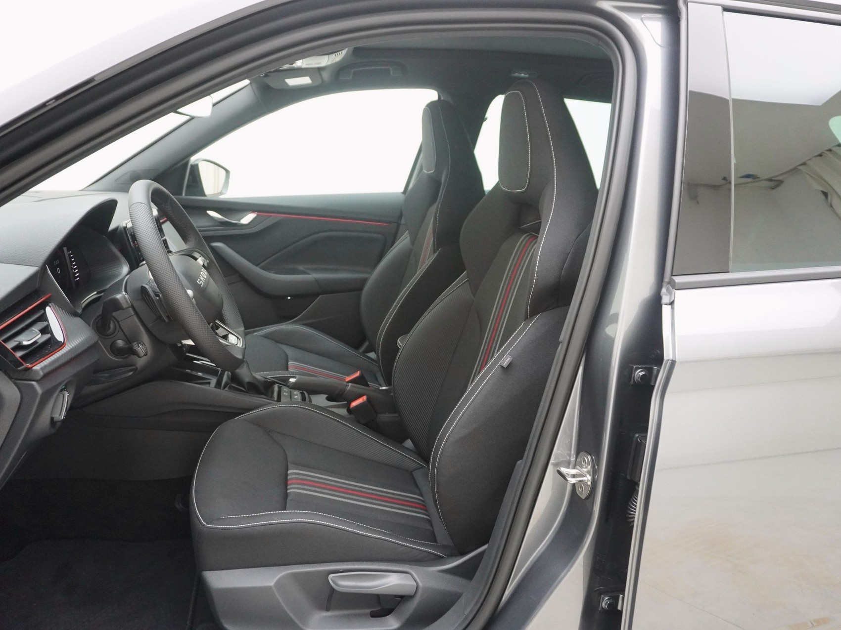 SKODA Kamiq 1.5 TSI Monte Carlo-image-12