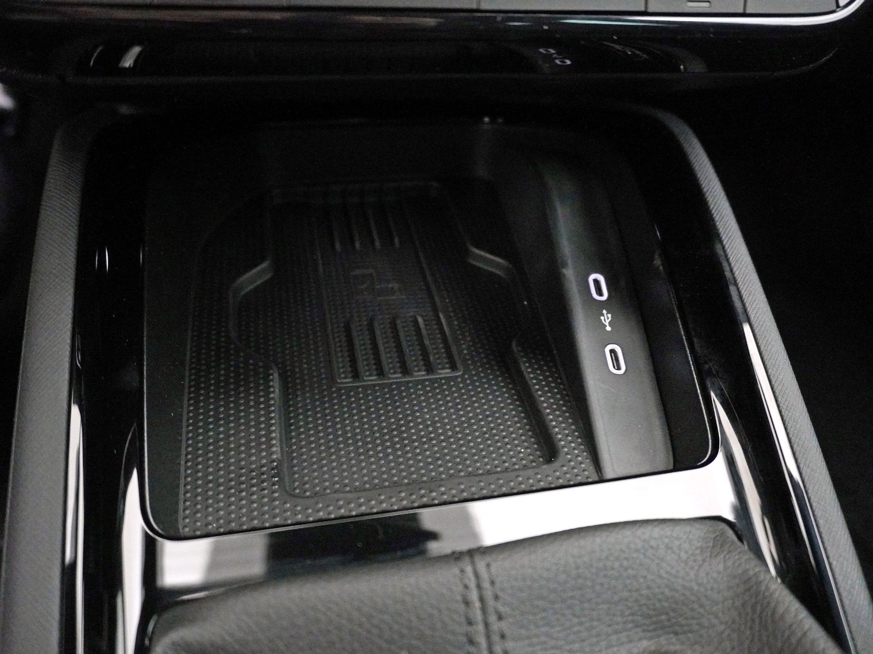 SKODA Kamiq 1.5 TSI Monte Carlo-image-21