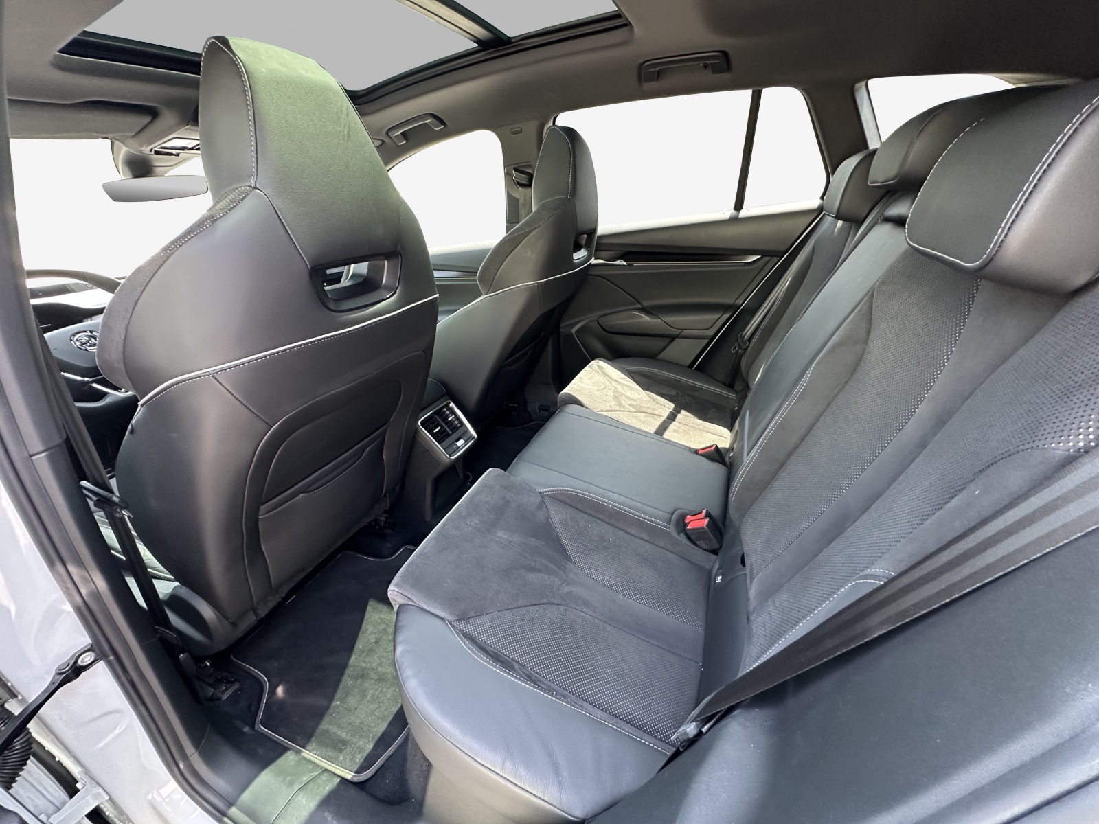 SKODA Enyaq iV 80x SportLine-image-12