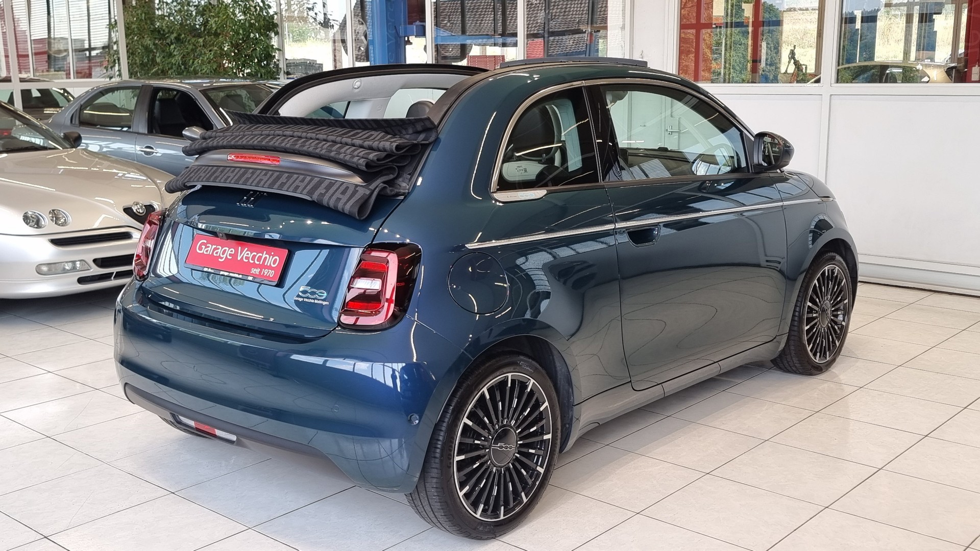 FIAT 500 Cabrio La Prima-image-3