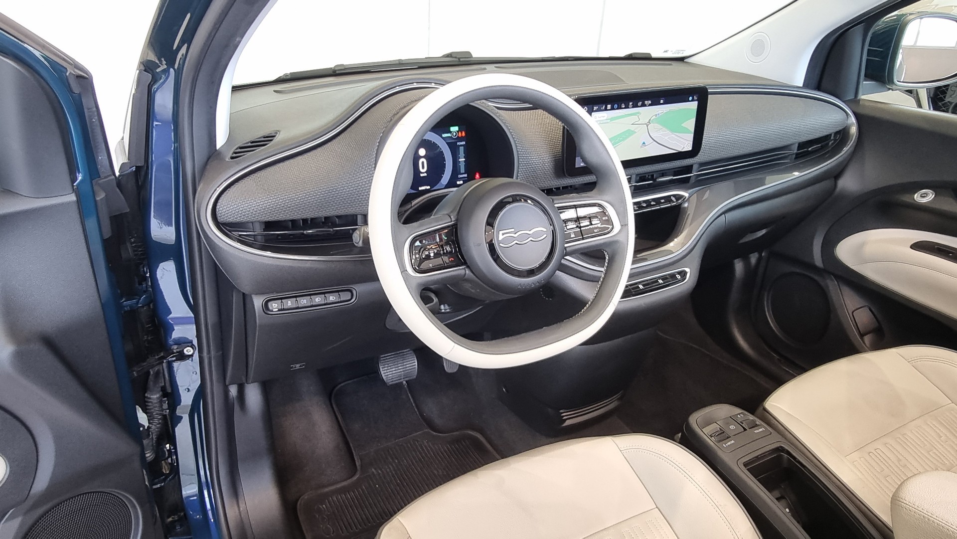 FIAT 500 Cabrio La Prima-image-18