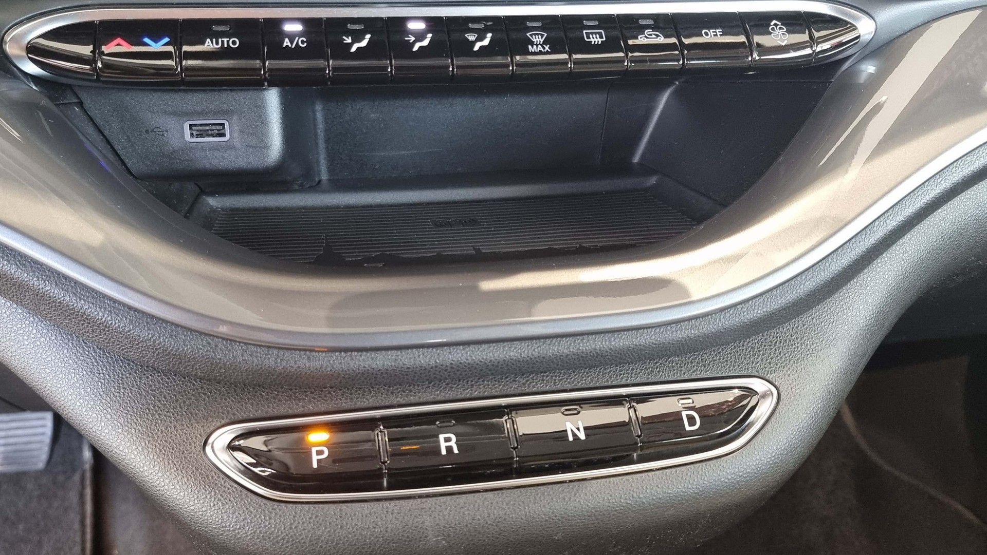 FIAT 500 Cabrio La Prima-image-10