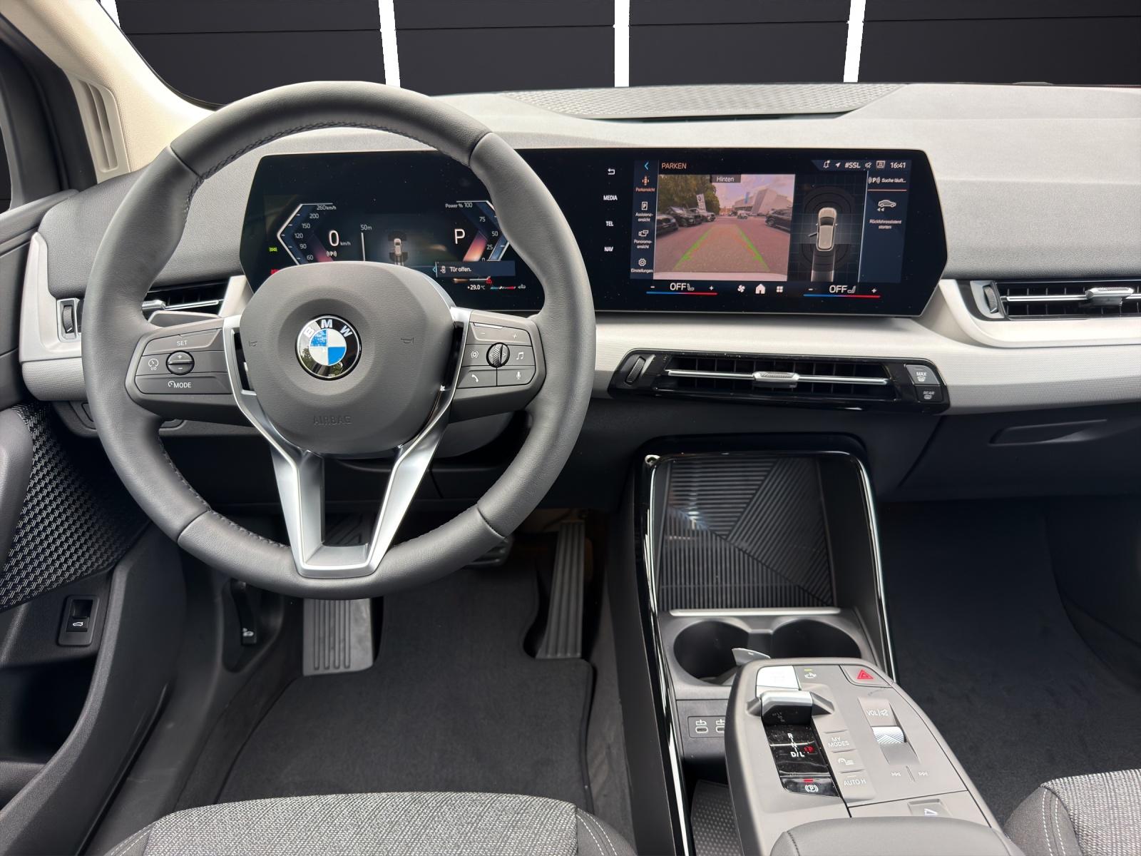 BMW 218d Active Tourer-image-11