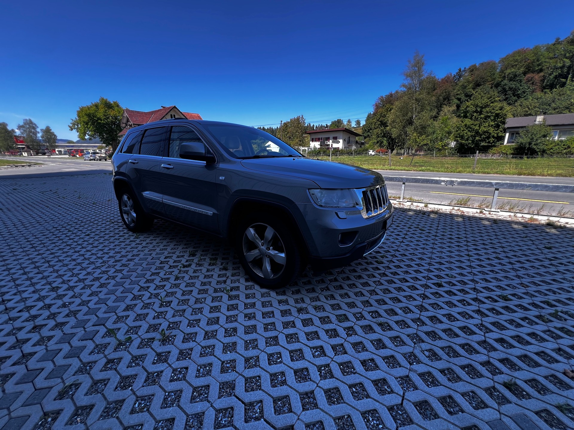 JEEP Grand Cherokee 3.0 CRD Overland Automatic-image-1