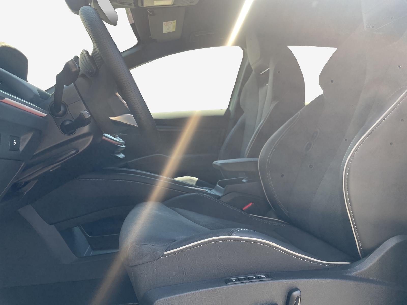 SKODA Elroq 85x Sportline 4x4-image-15