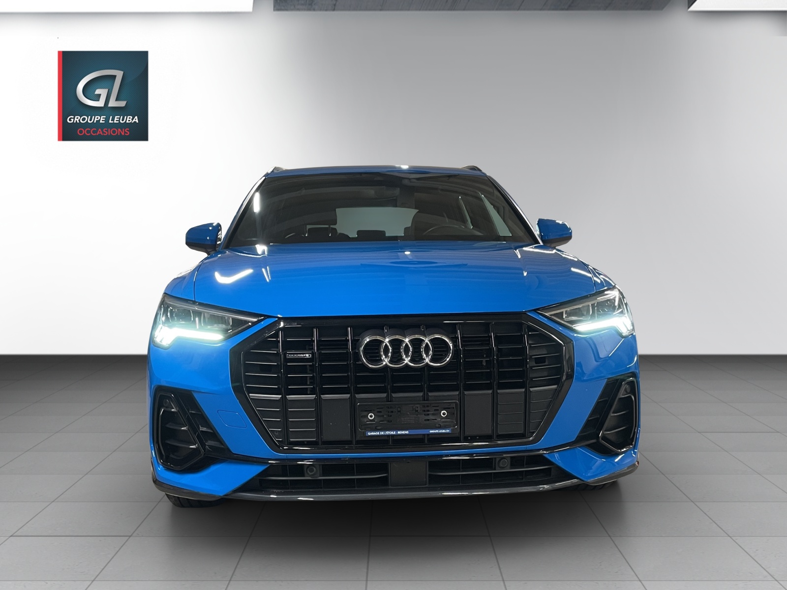 AUDI Q3 40 TFSI S line quattro-image-1