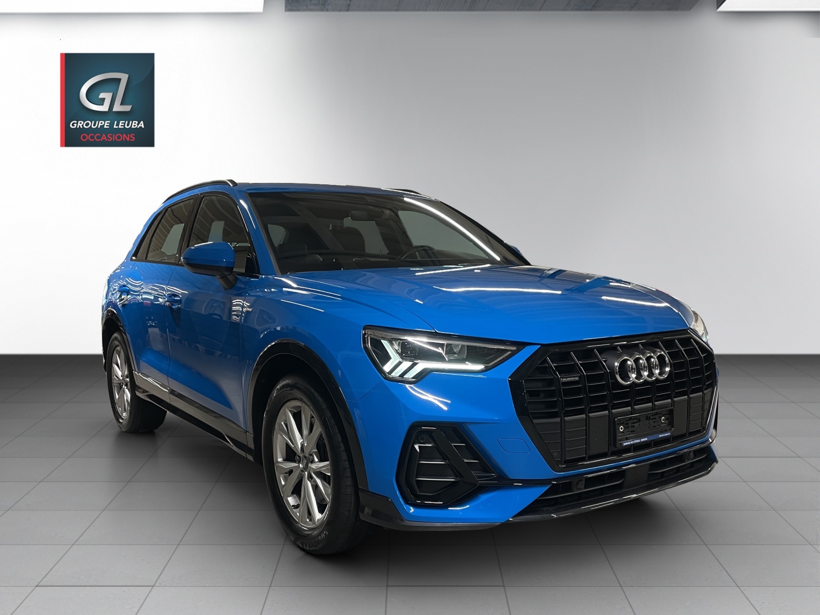 AUDI Q3 40 TFSI S line quattro-image-0