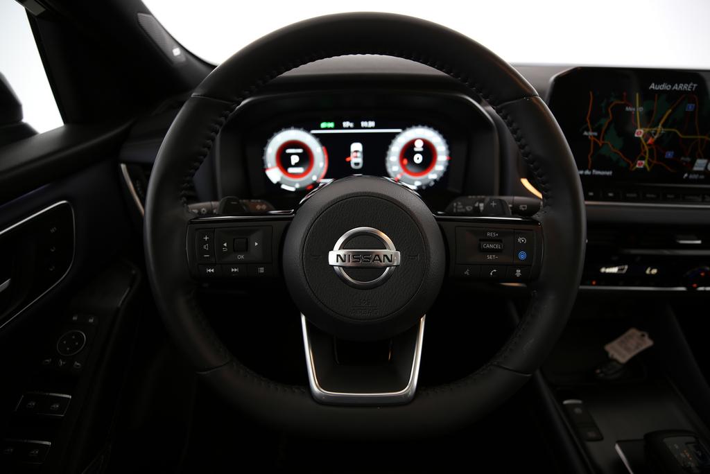 NISSAN Qashqai 1.3 DIG-T Tekna 4x4-image-4