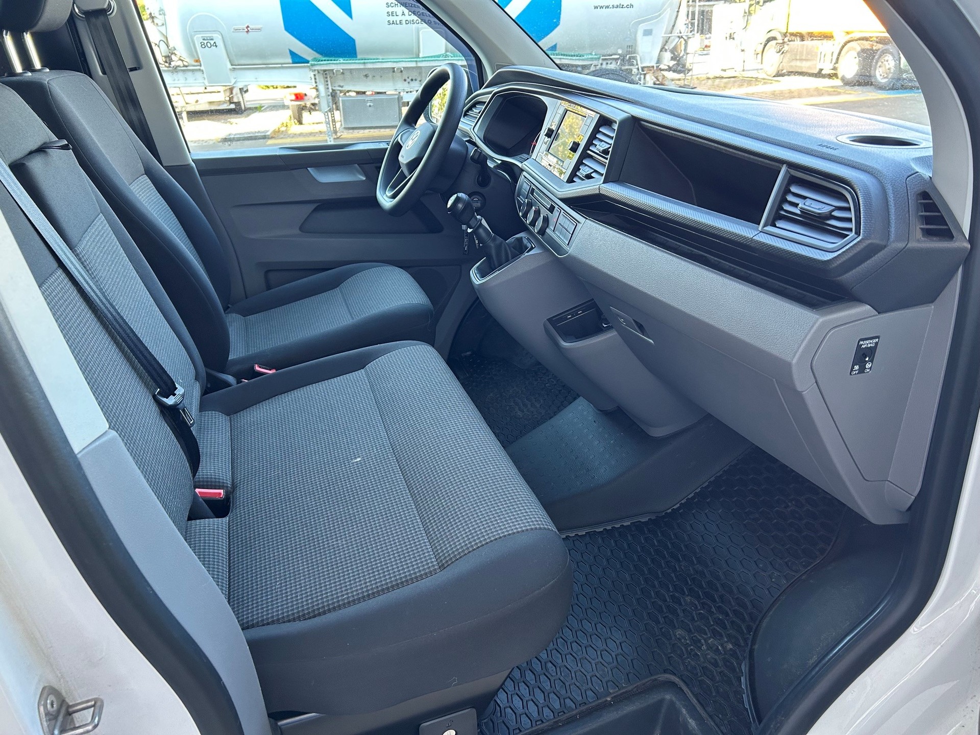 VW T6.1 Transporter Entry 150PS TDI-image-8