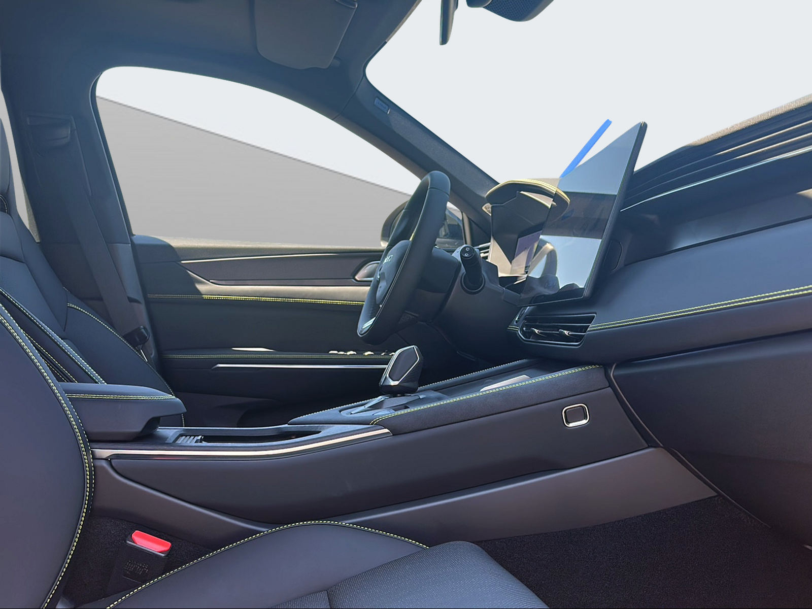 LYNK & CO 01 1.5 PHEV More-image-12