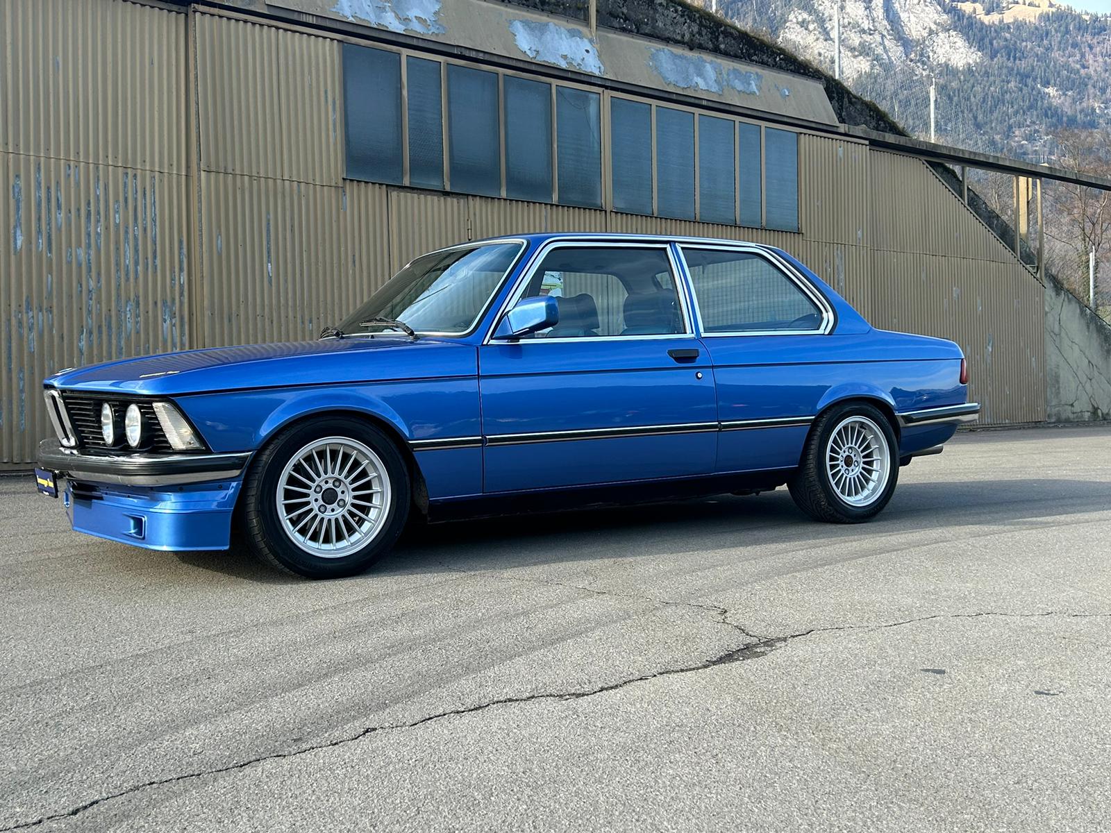 BMW BMW 323i E21 (3.5L) (1982)-image-2