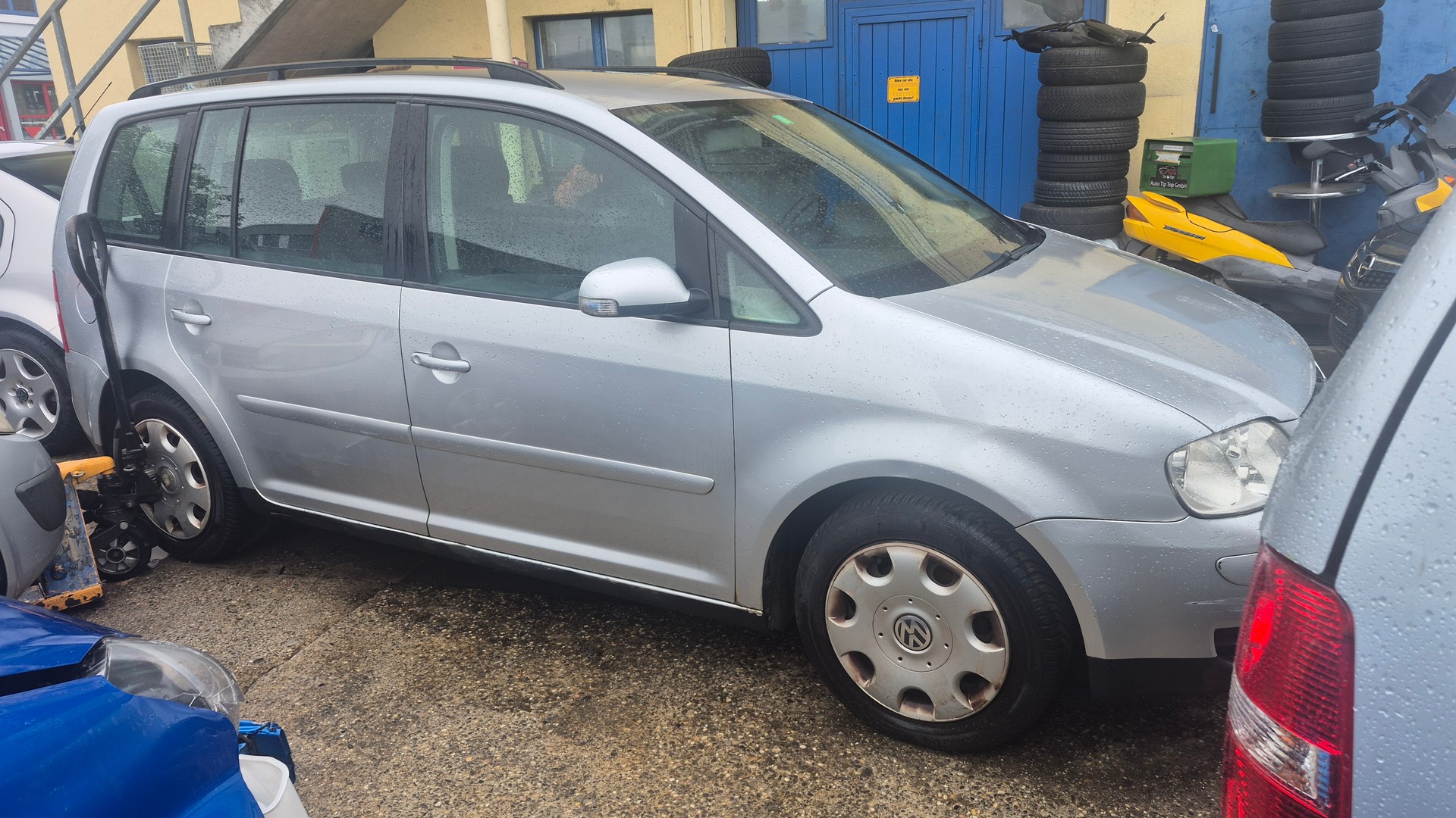 VW Touran 1.9 TDI Trendline-image-2