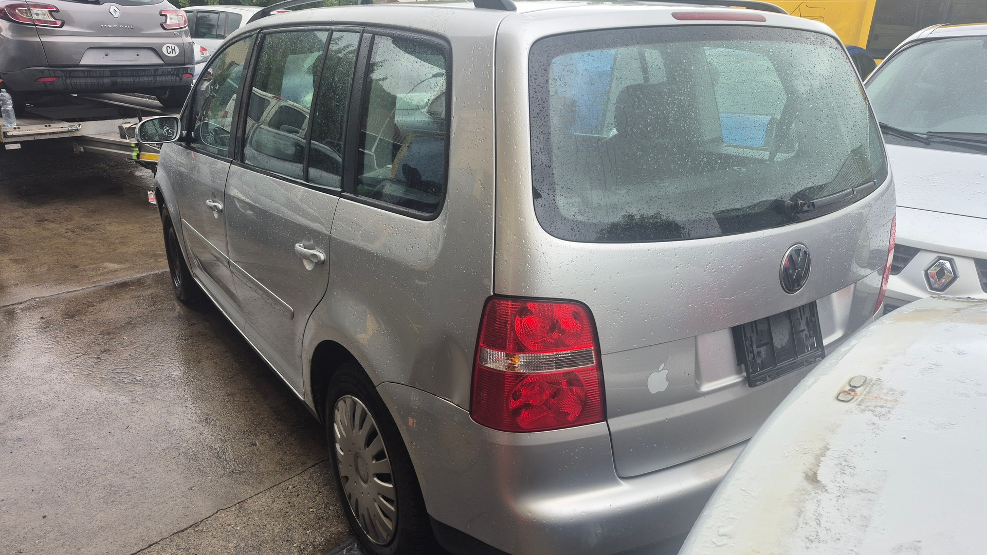 VW Touran 1.9 TDI Trendline-image-4
