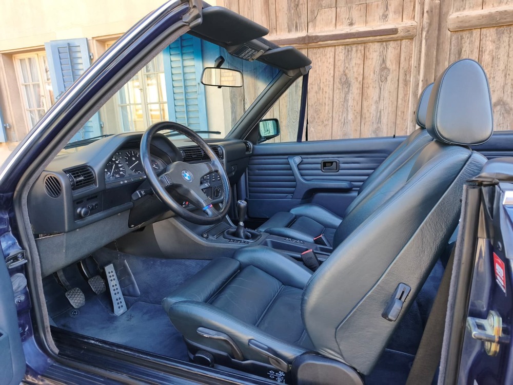 BMW 325i Cabrio-image-4