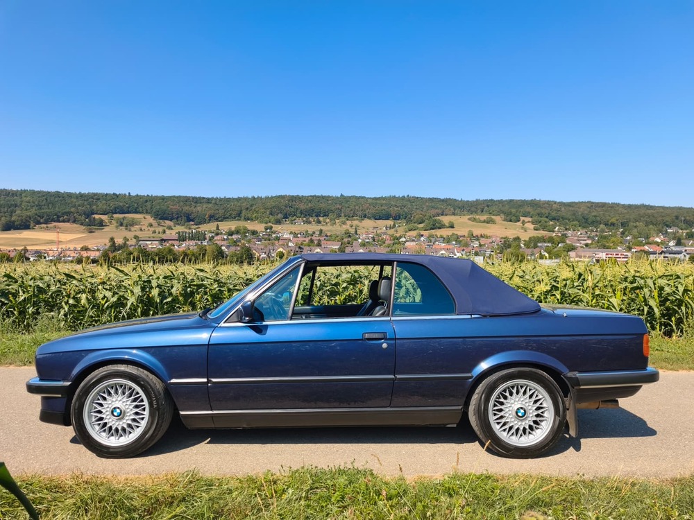 BMW 325i Cabrio-image-3