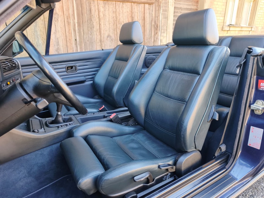 BMW 325i Cabrio-image-5