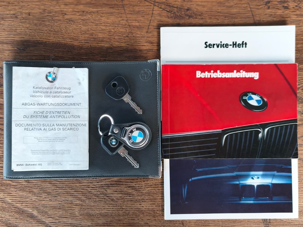 BMW 325i Cabrio-image-15