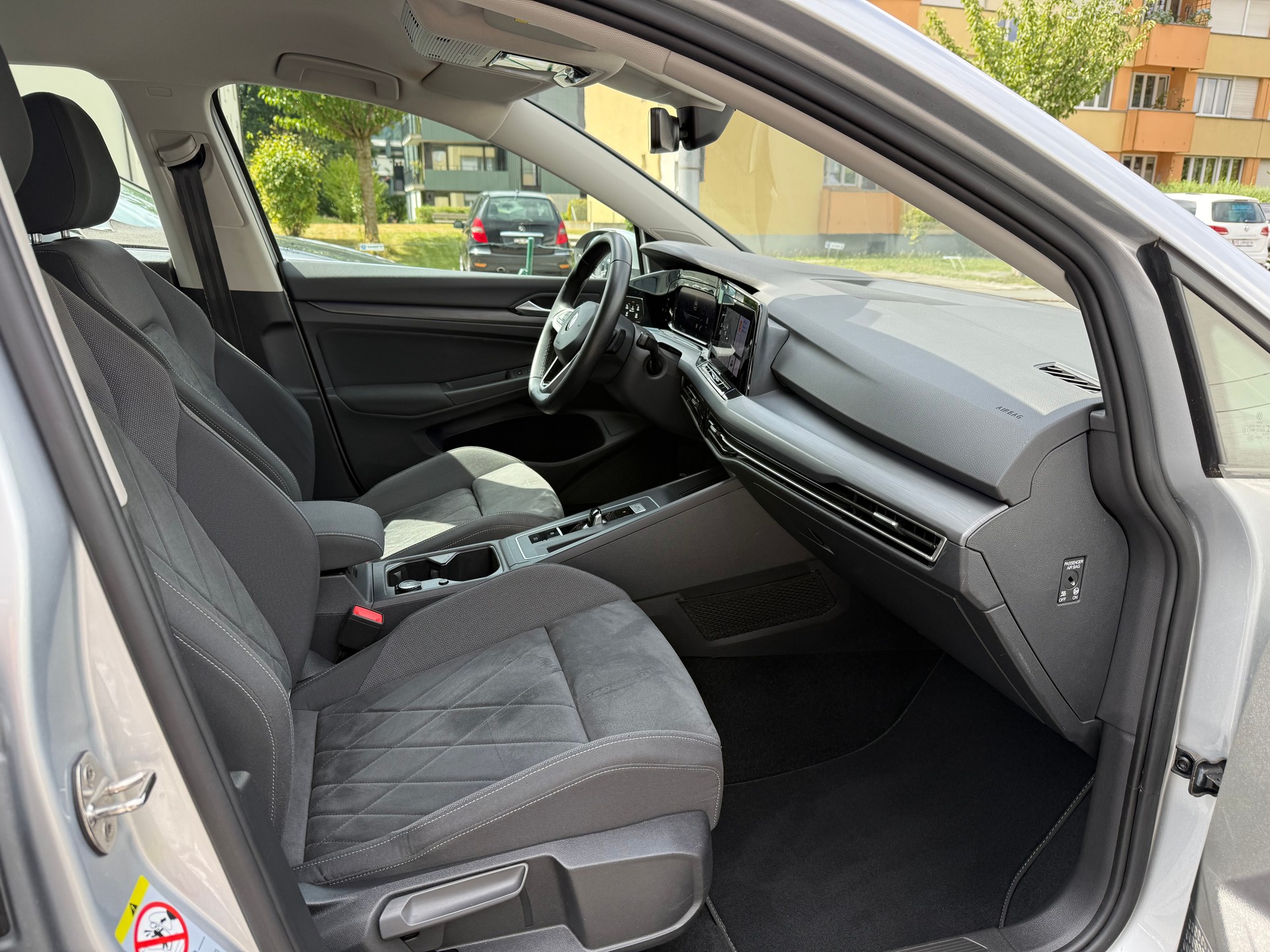 VW Golf VIII 2.0 TDI Style DSG-image-18