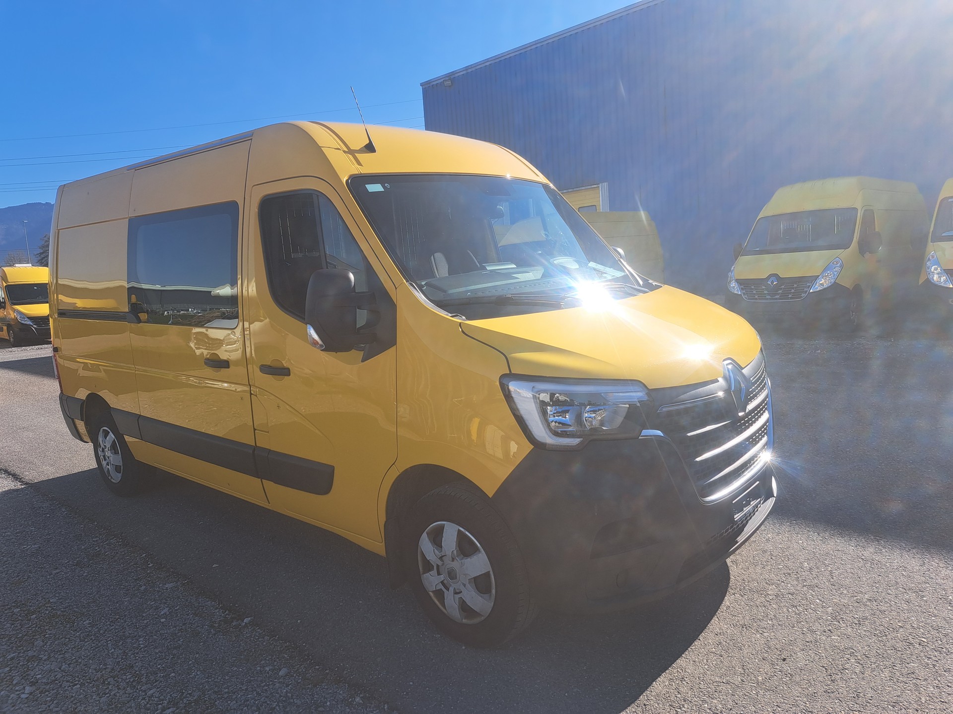 RENAULT Master T35 2.3dCi 135 L3H2-image-2