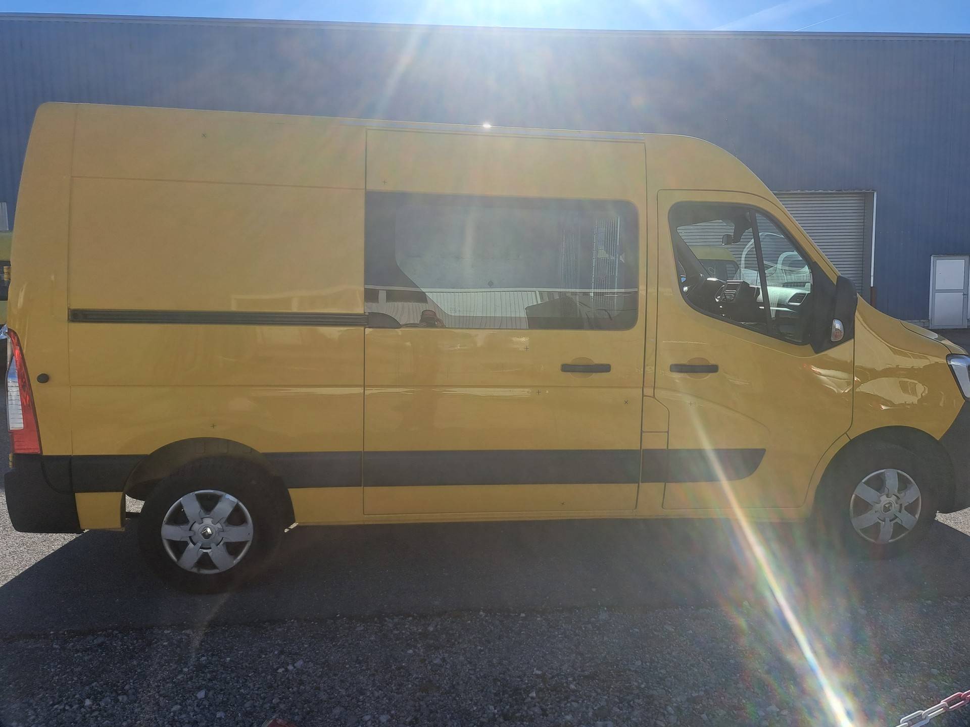 RENAULT Master T35 2.3dCi 135 L3H2-image-3