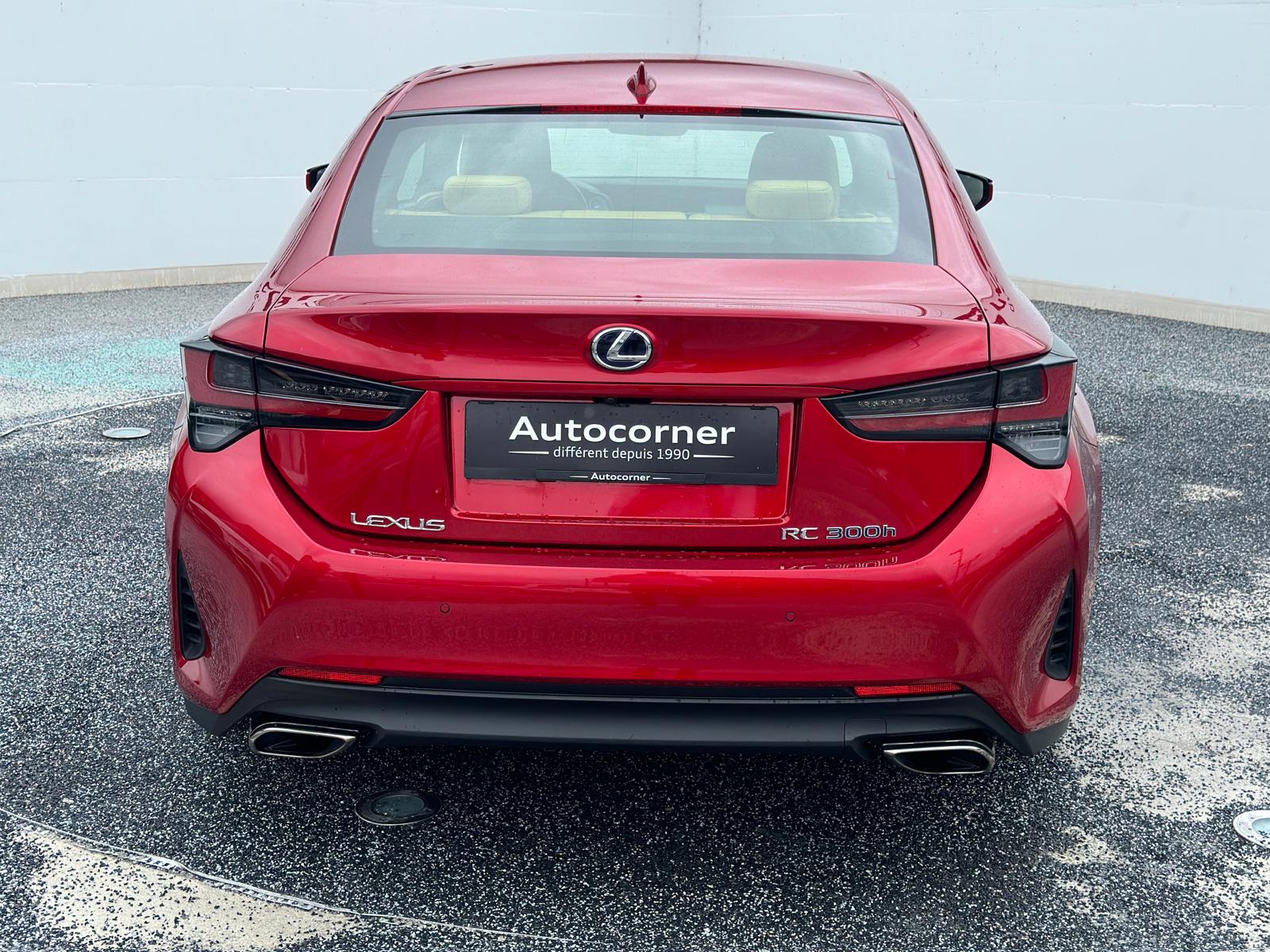 LEXUS RC 300h Comfort CVT-image-4