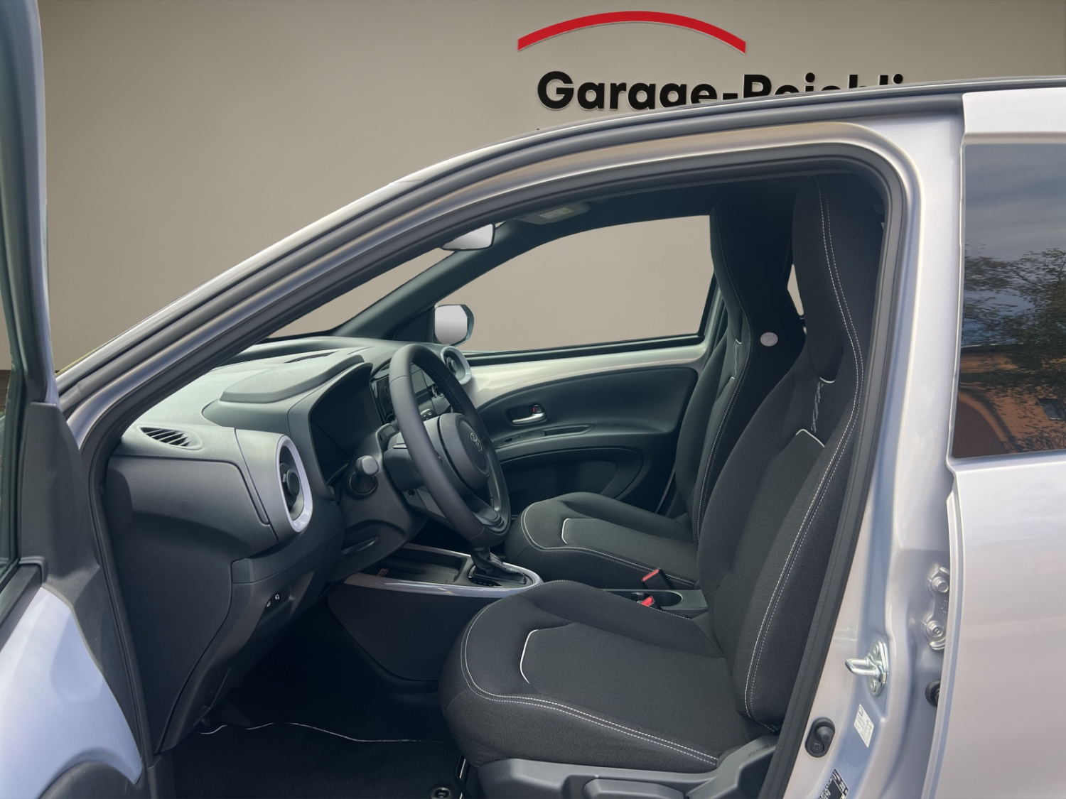 TOYOTA Aygo X 1.5 VVT-i HSD Trend-image-8