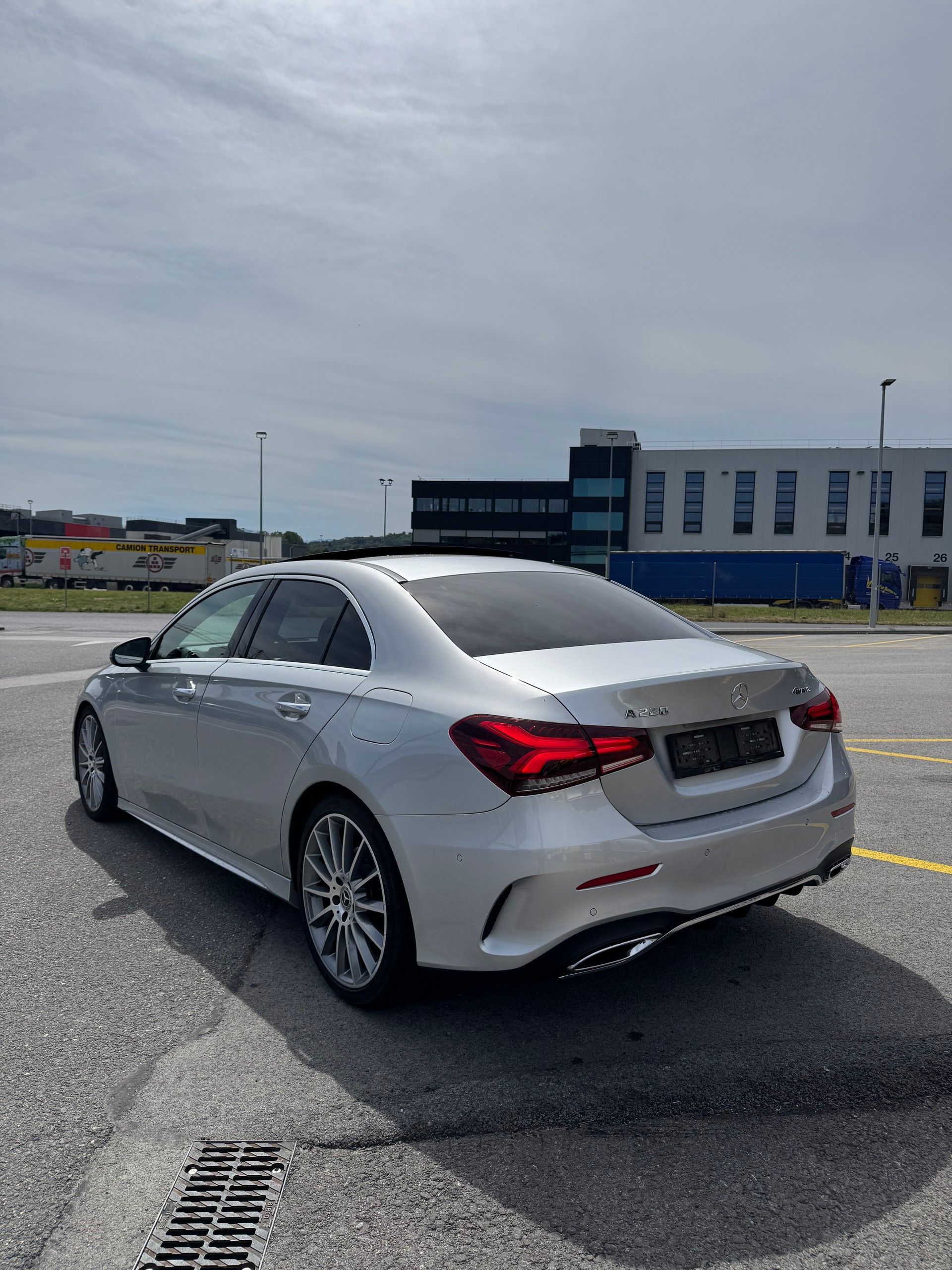 MERCEDES-BENZ A 220 AMG Line 4m-image-1
