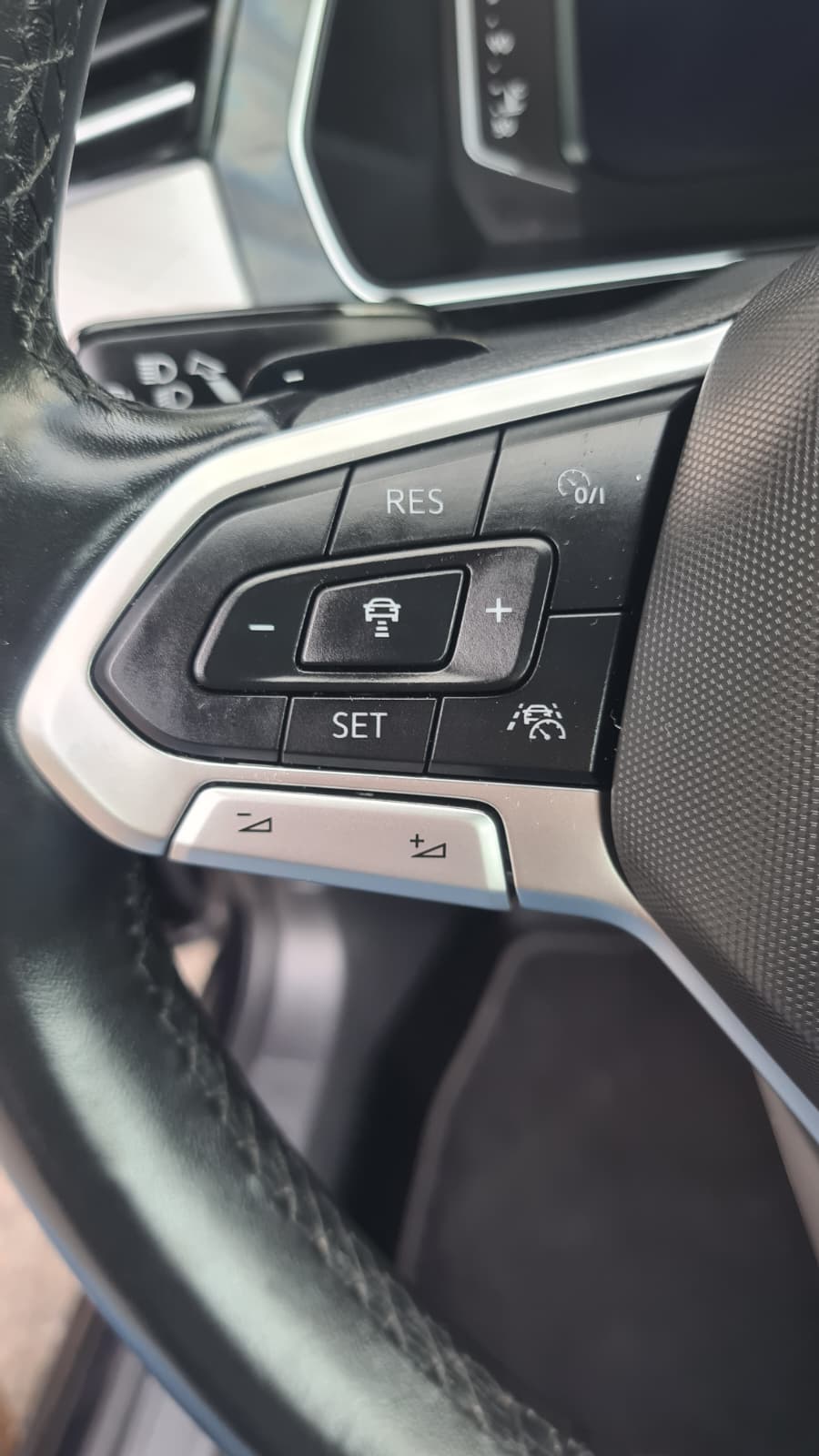 VW Passat 2.0 TDI BMT Business DSG ** Gr-Navi **RF-Kamera ** Sitzheizung ** PDC ** Frisch Ab MFK & Service **-image-10