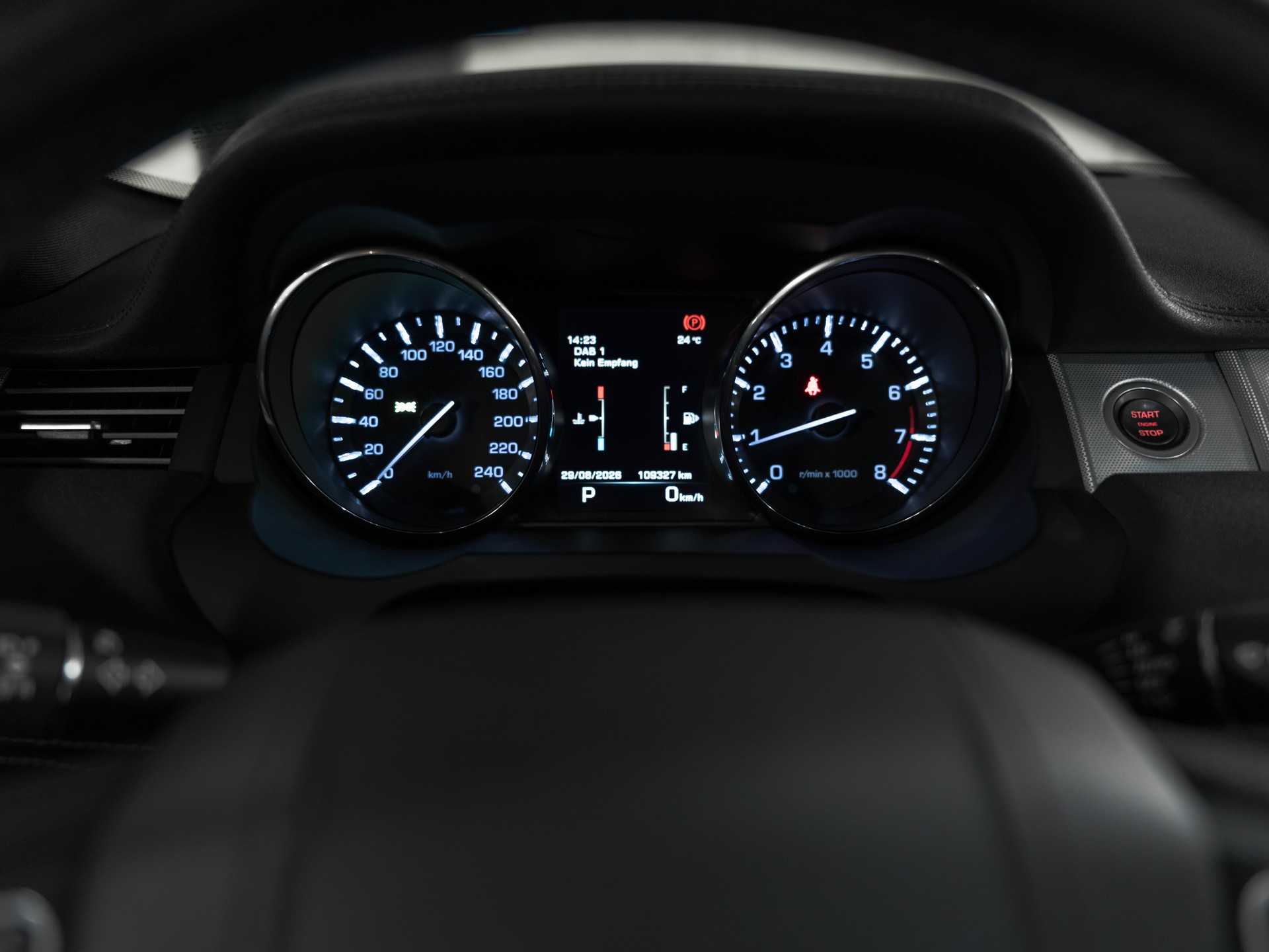 LAND ROVER Range Rover Evoque 2.0 Si4 Autobiography AT9-image-16