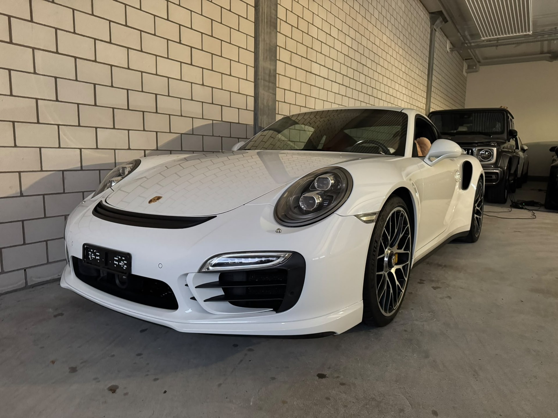 PORSCHE 911 Turbo S PDK-image-1