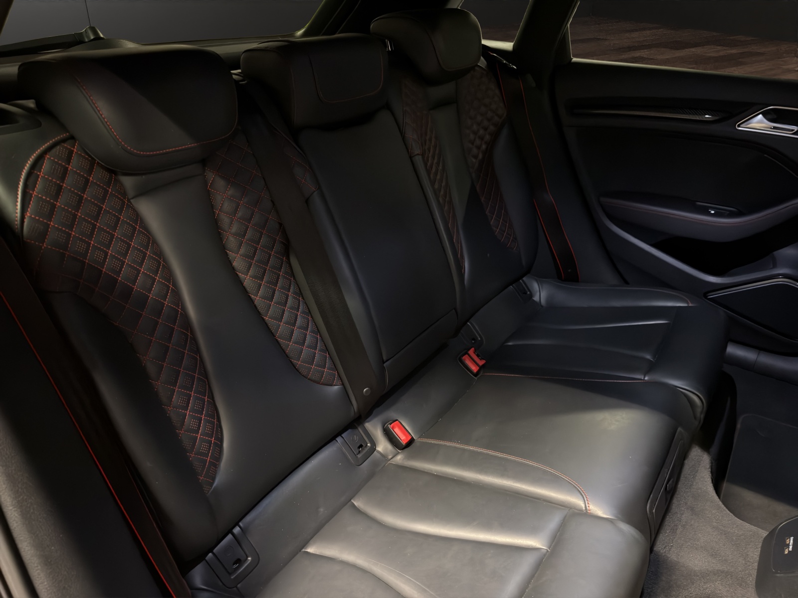 AUDI RS3 Sportback 2.5 TSI quattro S-tronic-image-13