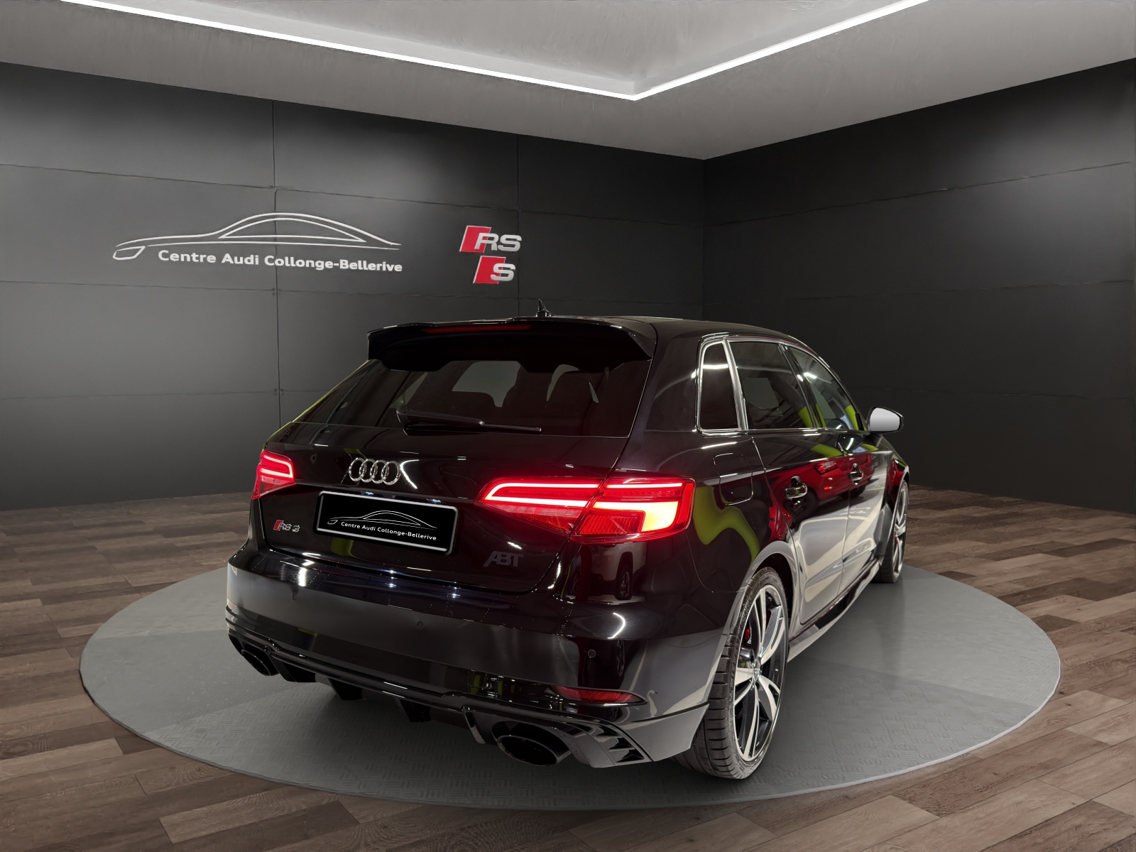 AUDI RS3 Sportback 2.5 TSI quattro S-tronic-image-3