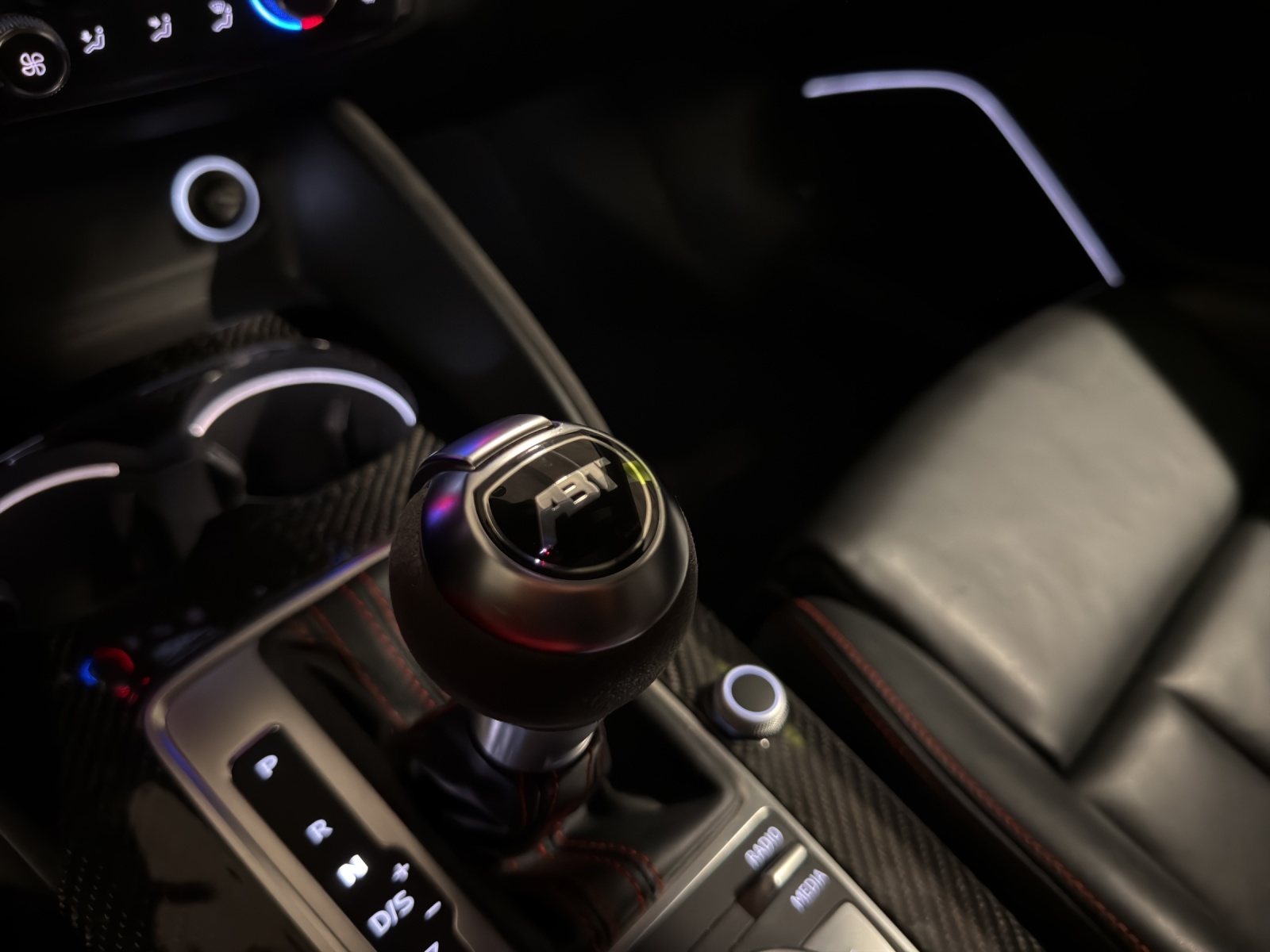 AUDI RS3 Sportback 2.5 TSI quattro S-tronic-image-23