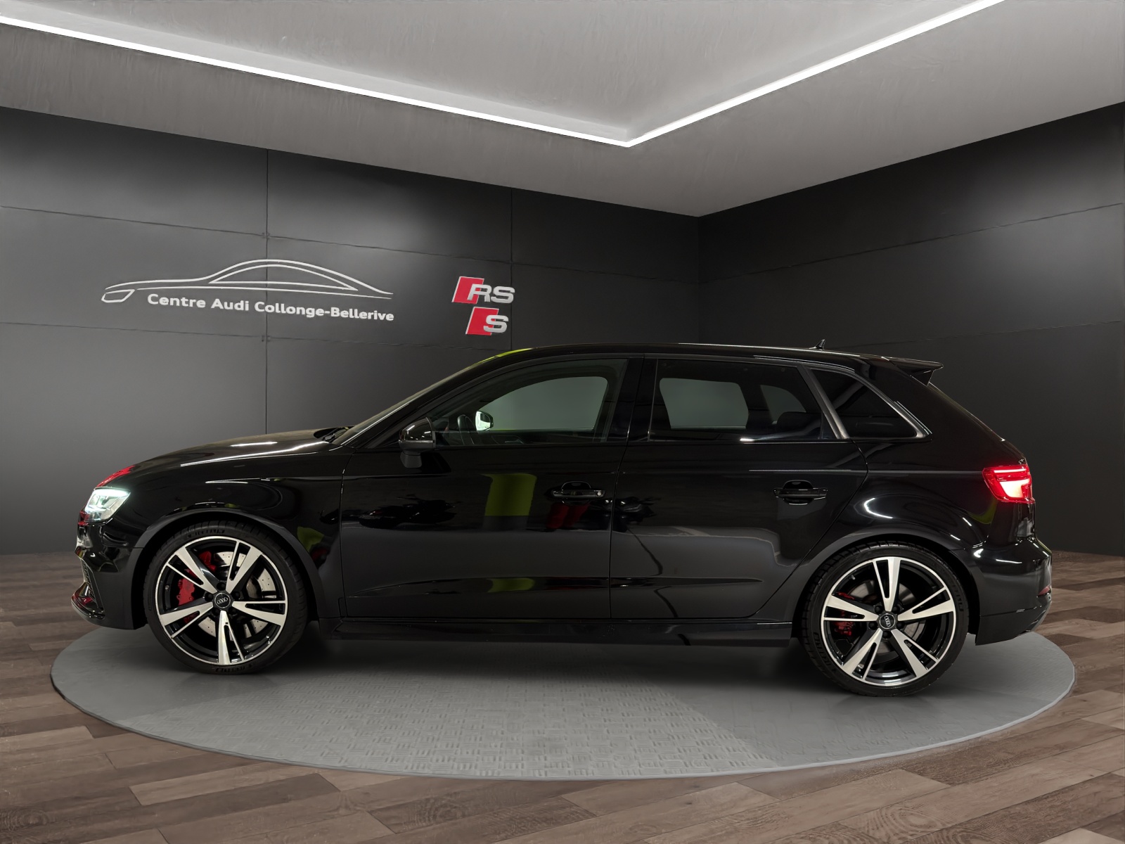 AUDI RS3 Sportback 2.5 TSI quattro S-tronic-image-2