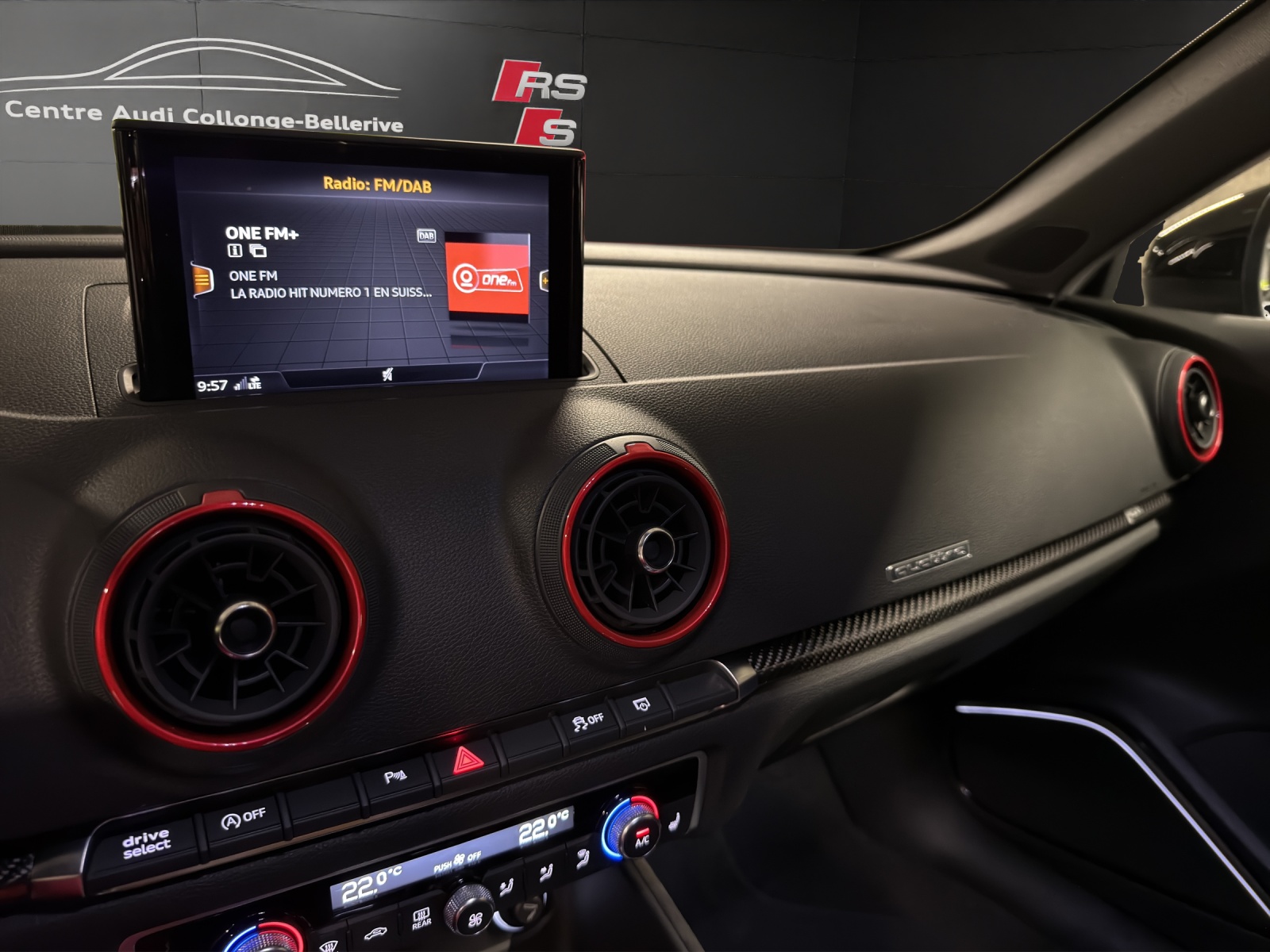 AUDI RS3 Sportback 2.5 TSI quattro S-tronic-image-11