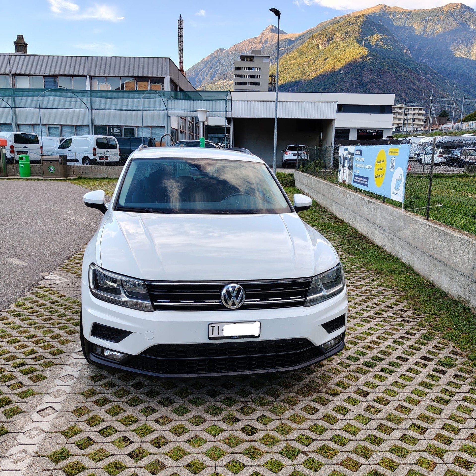 VW 1.5 TSI Trendline 2WD-image-0