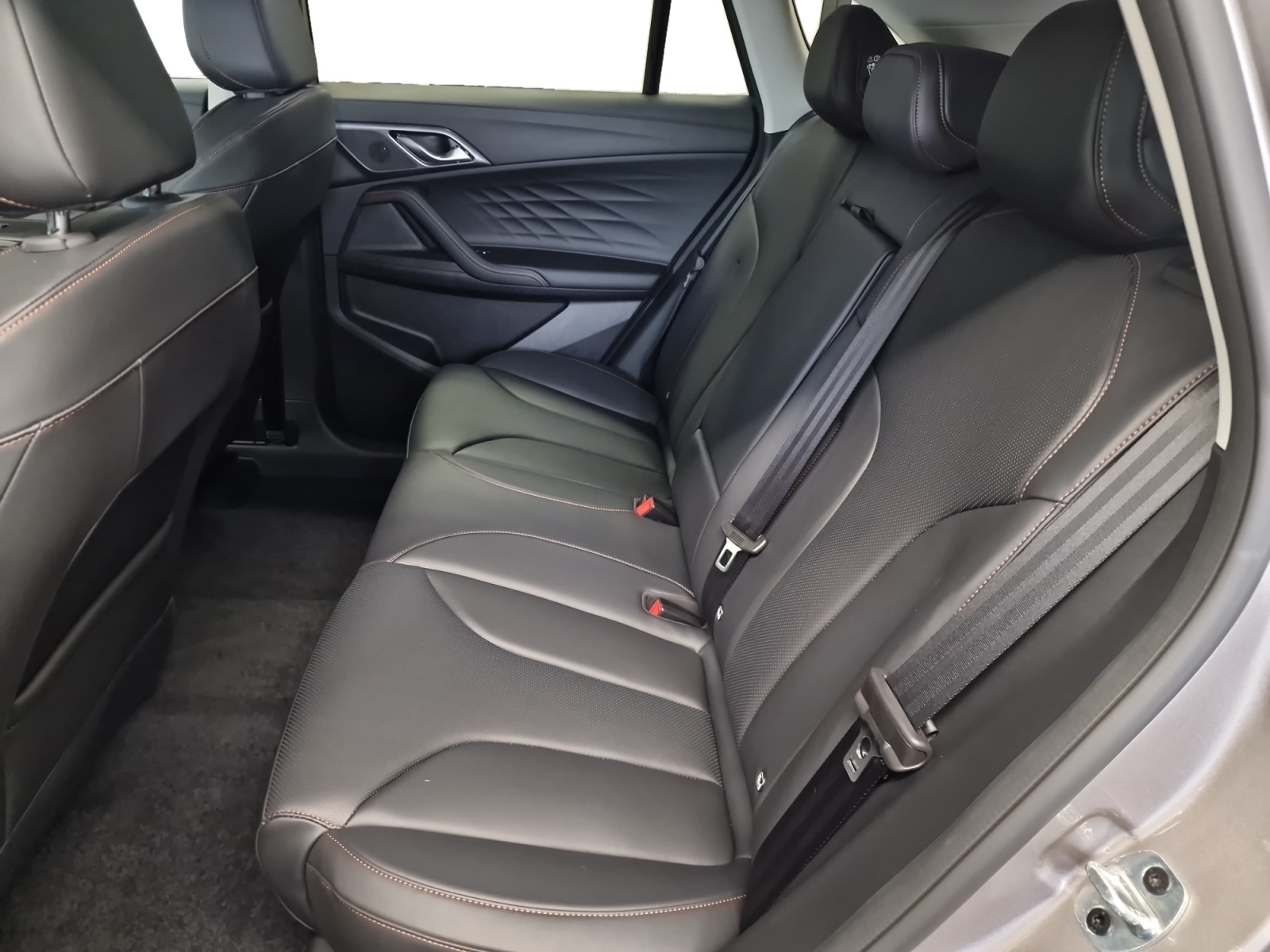 MG HS 1.5 T Plug-In-Hybrid Luxury Reichweite 103 km-image-25