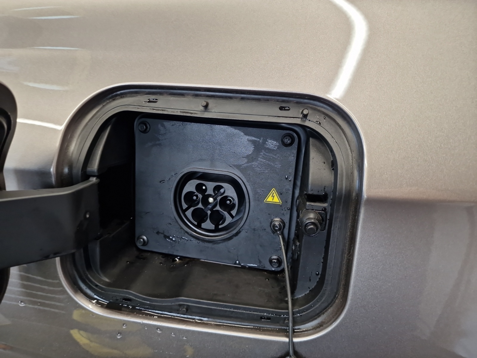 MG HS 1.5 T Plug-In-Hybrid Luxury Reichweite 103 km-image-10