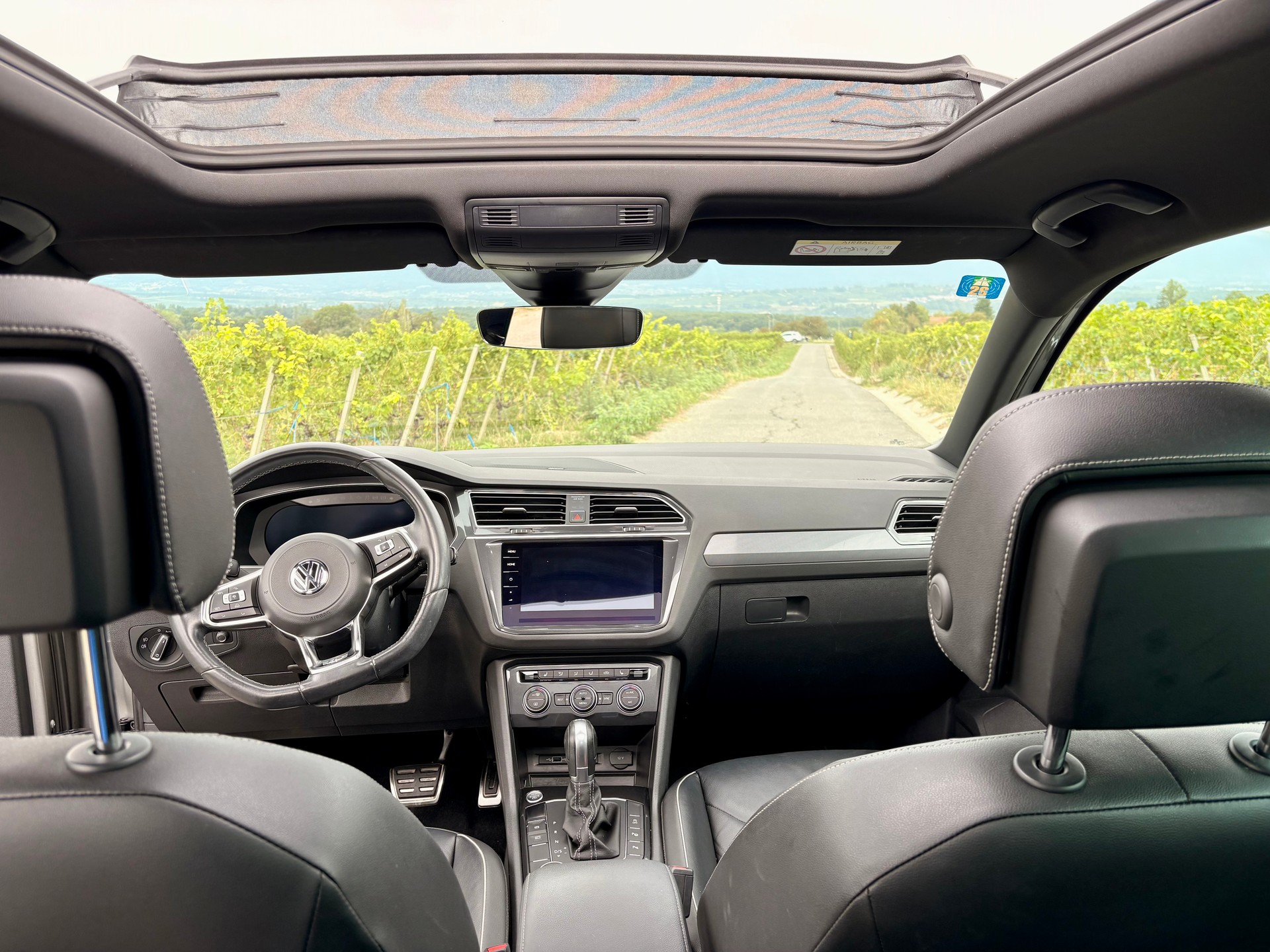 VW 2.0 TSI Highline 4Motion DSG R-Line 220 PS-image-3