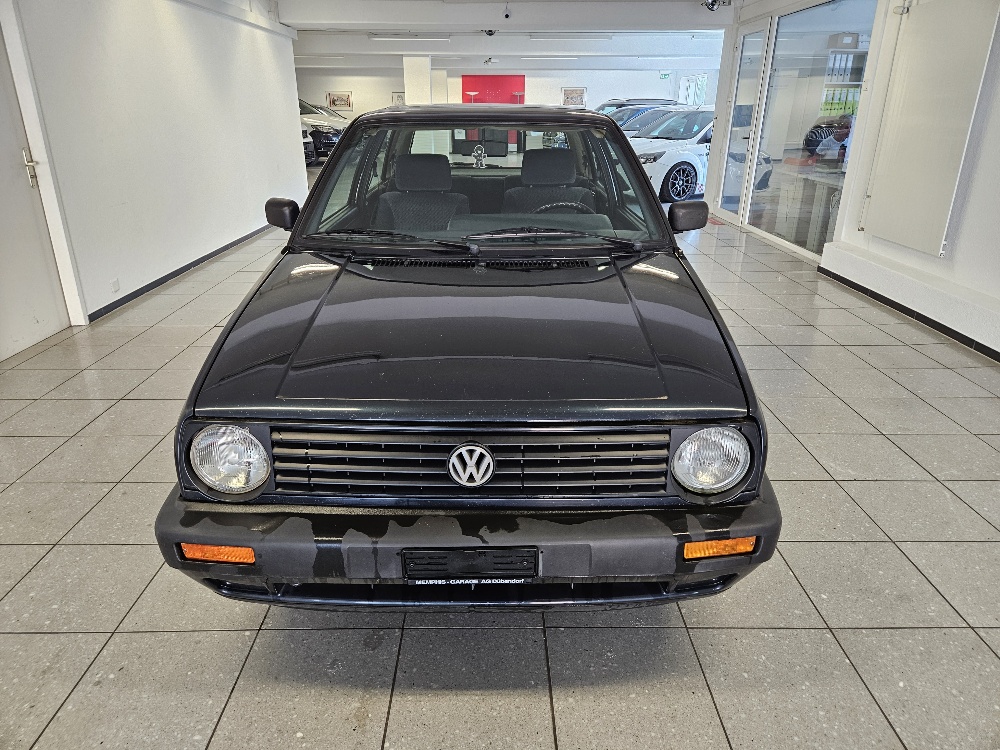 VW Golf 1800 CL-showroom-element-1