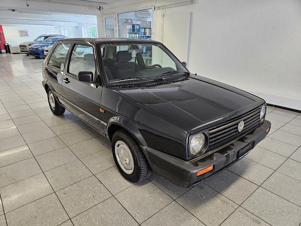 VW Golf 1800 CL-showroom-element-2