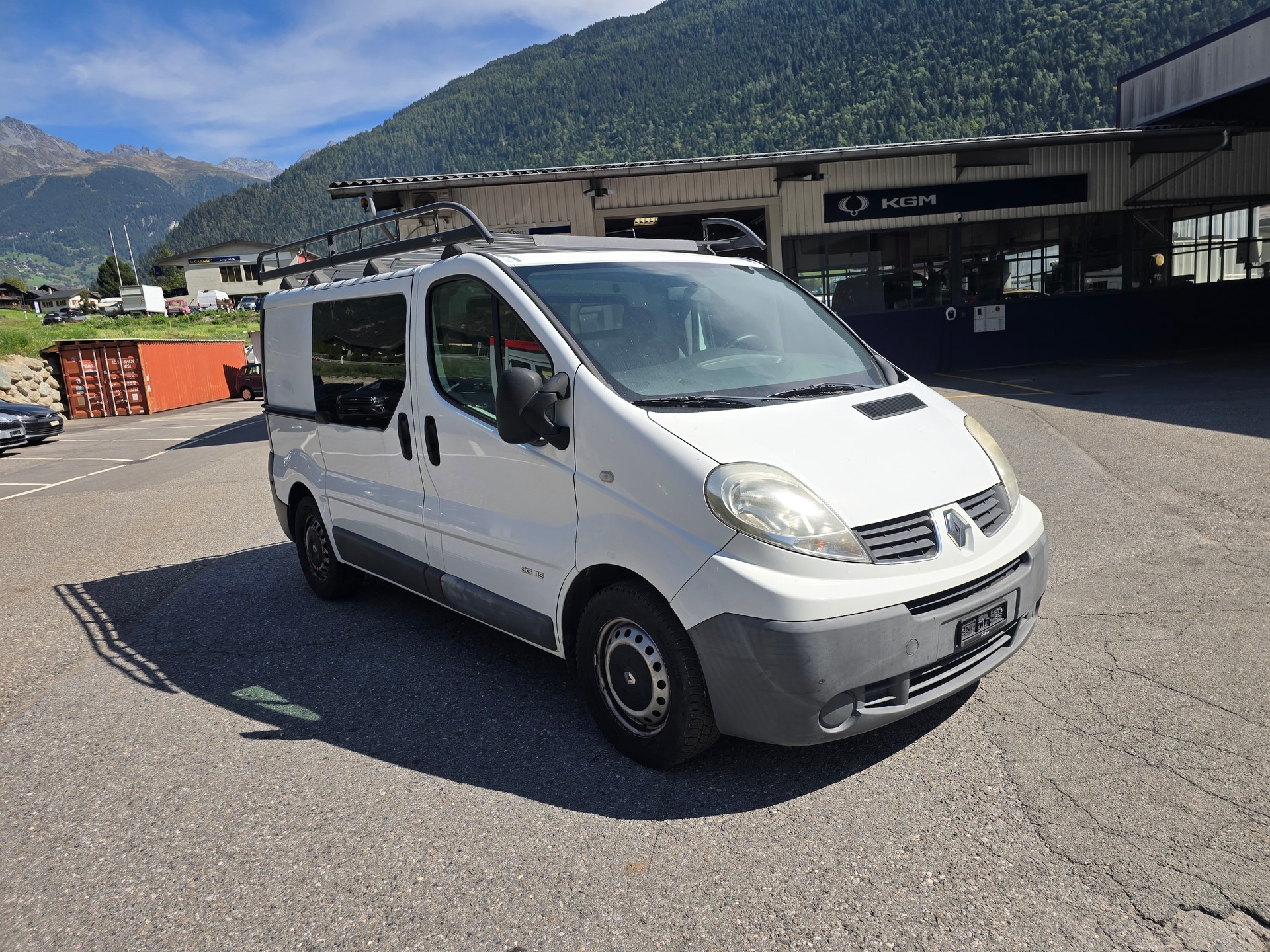 RENAULT Trafic 2.0 dCi 115 2.9t L1H1-image-0